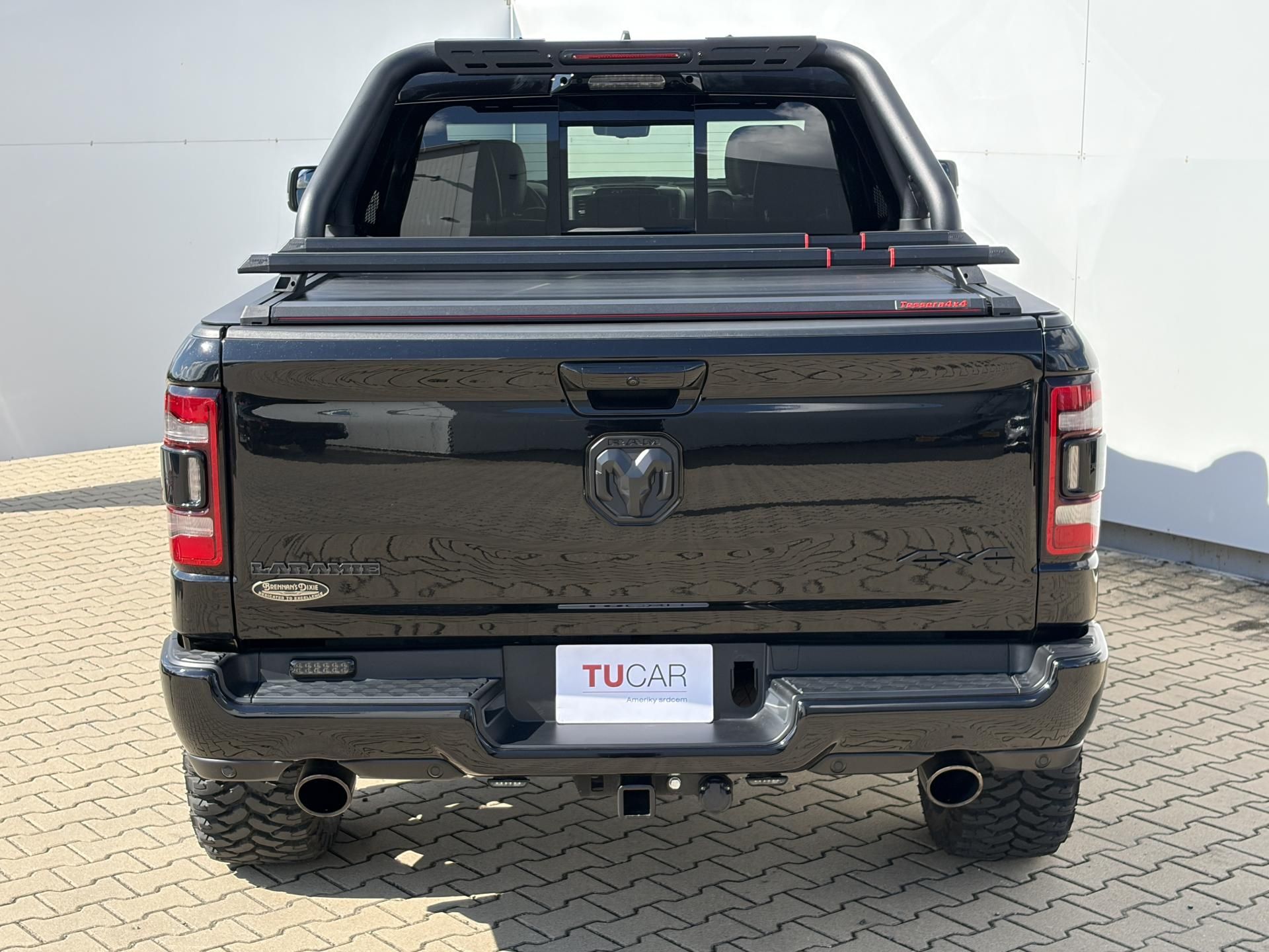 RAM 1500, Laramie 5.7 V8 HEMI LIFT - fotka 5