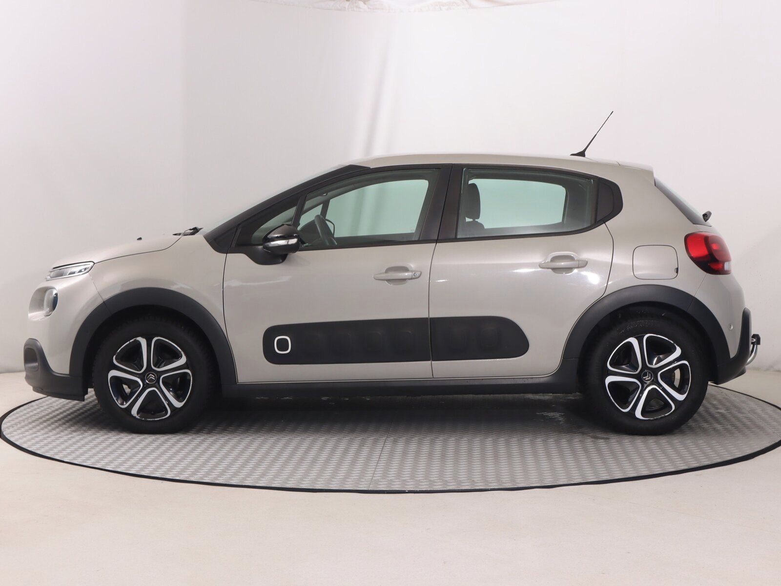 Citroën C3, 1.2 PureTech, Automat - fotka 3