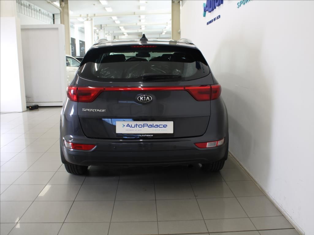 Kia Sportage, 1,6 GDI 97kW 99tkm. 1.maj.ČR - fotka 4