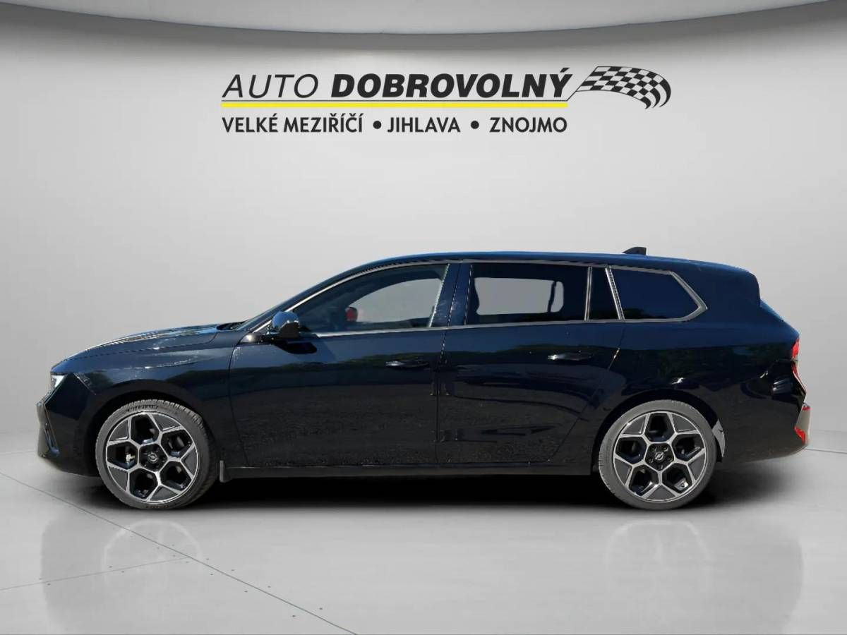 Opel Astra, Sports Tourer GS BlueHDi 96kW - fotka 3