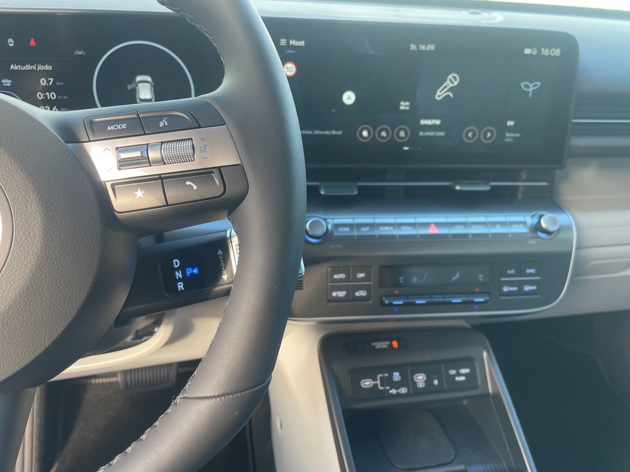 Hyundai Kona, EV24 Power CZECH EDITION 64,8 - fotka 4