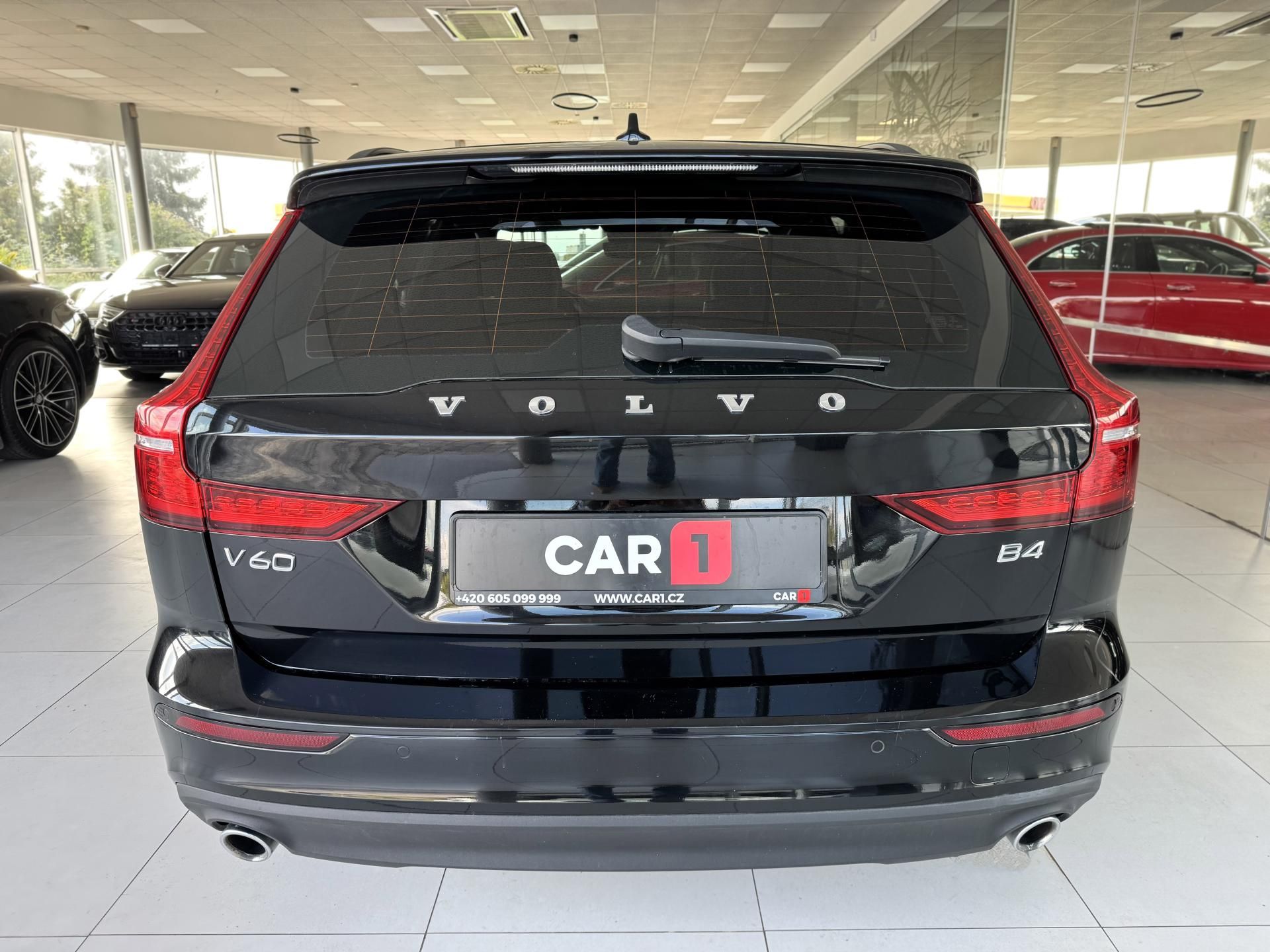 Volvo V60, B4 AUT*145kW*KeyLess*Tažné - fotka 6