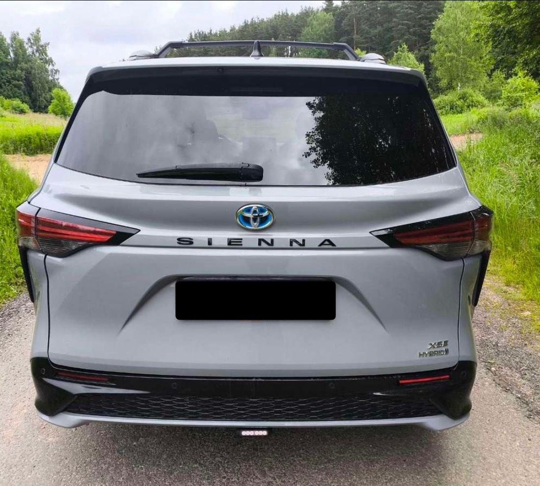 Toyota Sienna, 2.5L XLE - fotka 5
