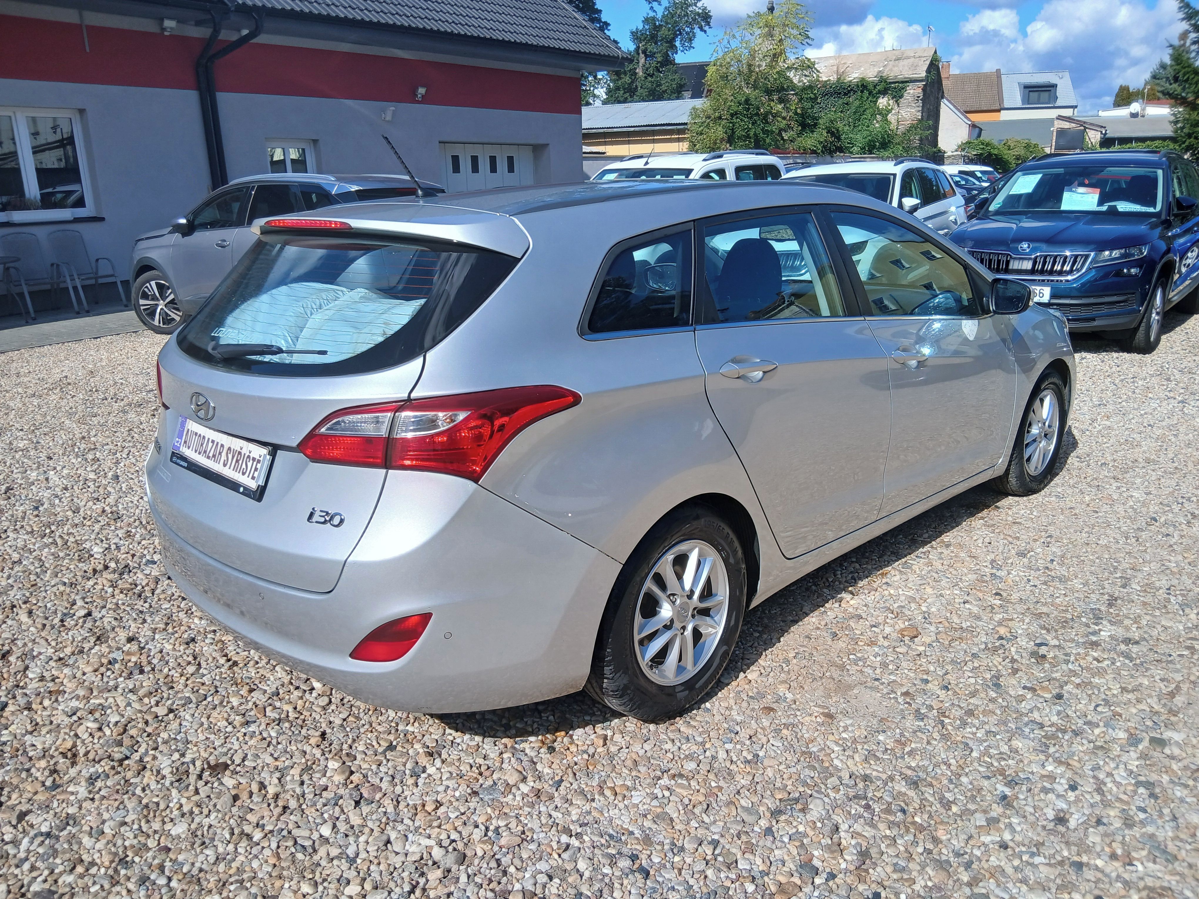 Hyundai i30, 1.6 CRDi 81KW ČR+Zim.kola,DPH - fotka 5