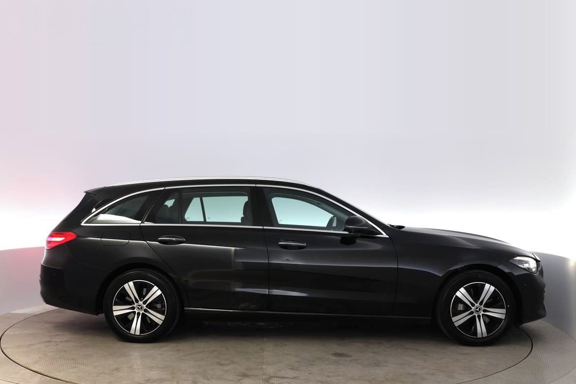 Mercedes-Benz Třídy C, 300e Avantgarde Premium 360 - fotka 4