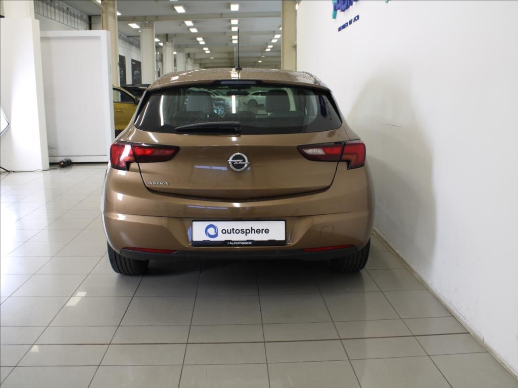 Opel Astra, 1,4 i 74kW 1.maj.ČR 68tkm! - fotka 4