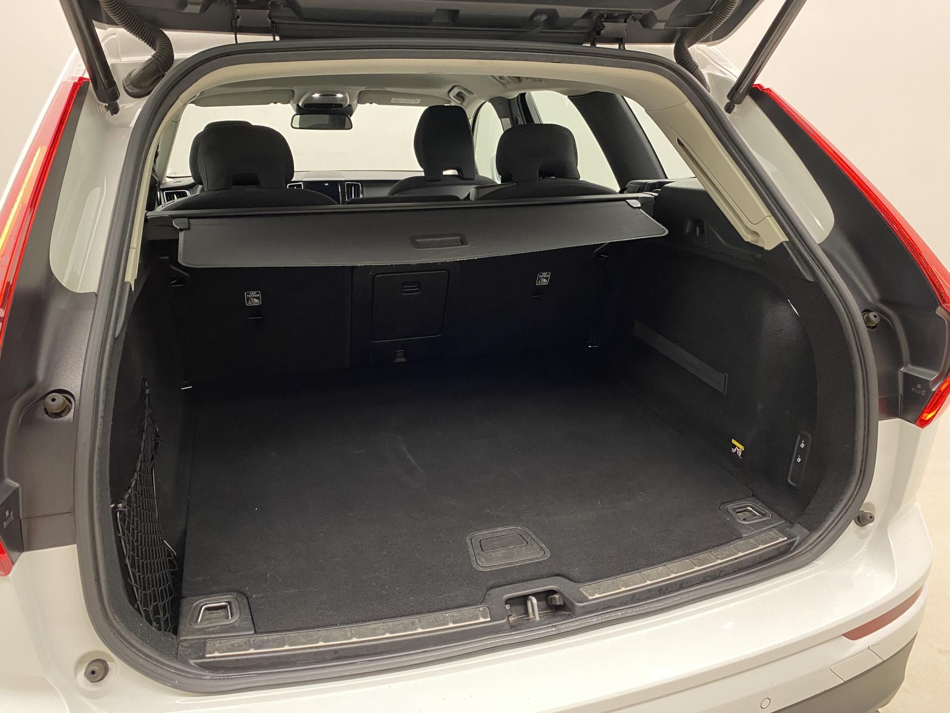 Volvo XC60, T5 MOMENTUM AUT CZ - fotka 6