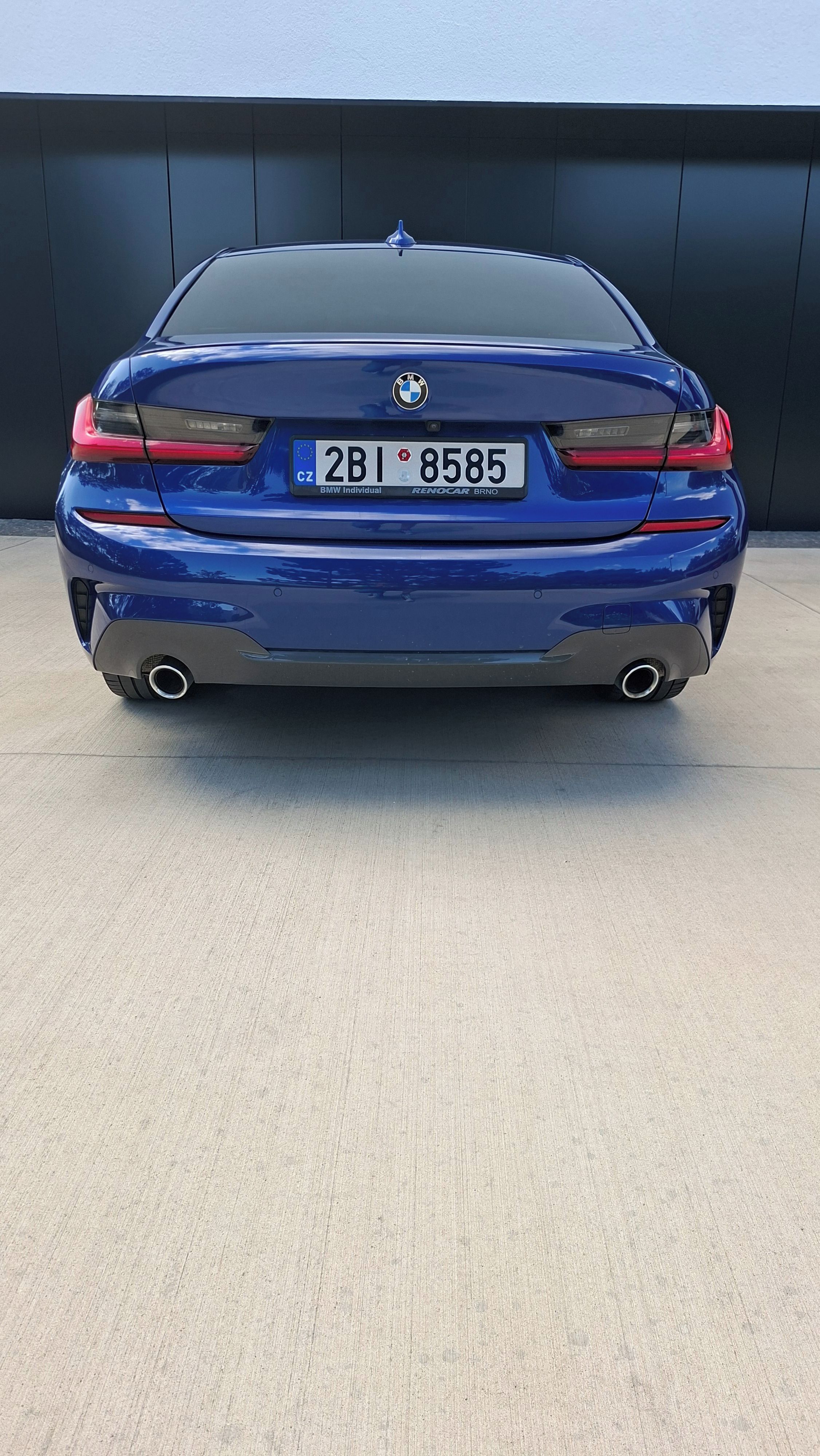 BMW Řada 3, 330d xDrive - fotka 6