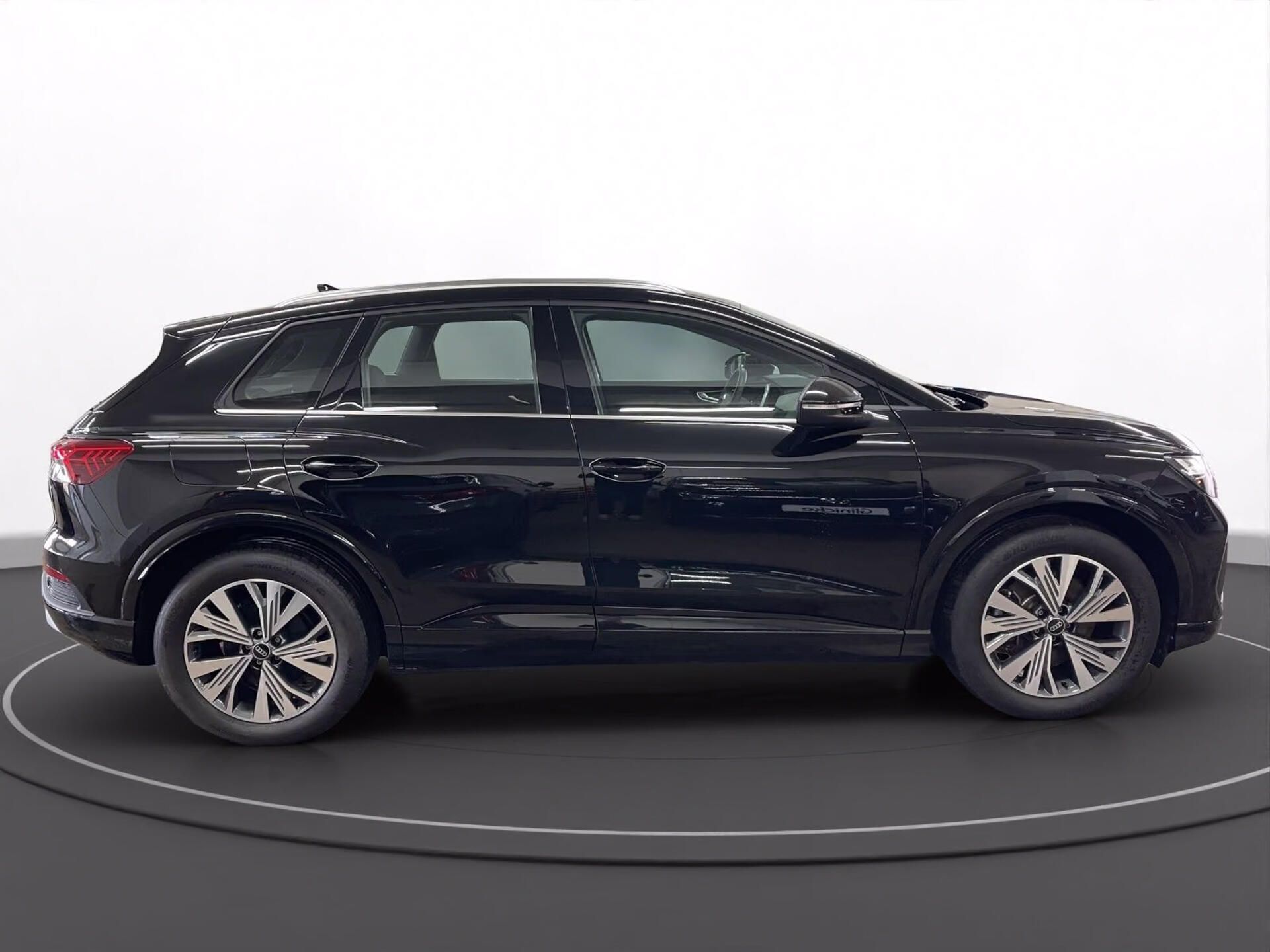Audi Q4 e-tron, 45 quattro ACC Keyless Tep.čer - fotka 4