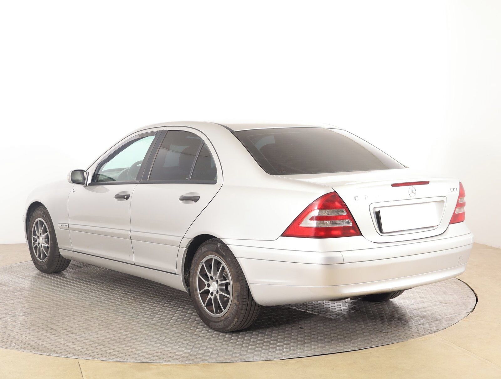 Mercedes-Benz Třídy C, 200 CDI, po STK, jezdí dobře - fotka 4