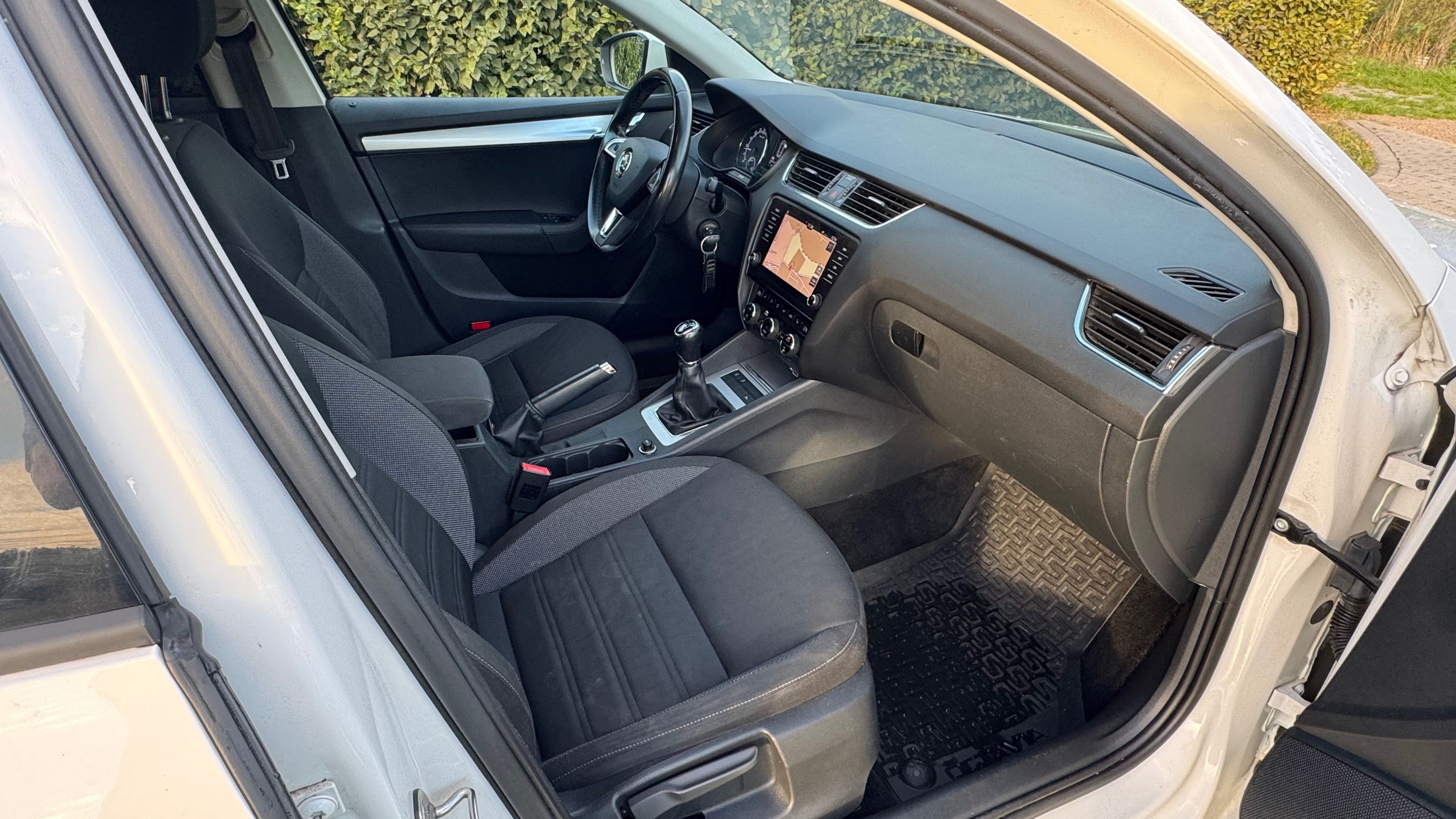 Škoda Octavia, 2.0TDi Style 110kW 1.MAJ TAŽNÉ - fotka 6