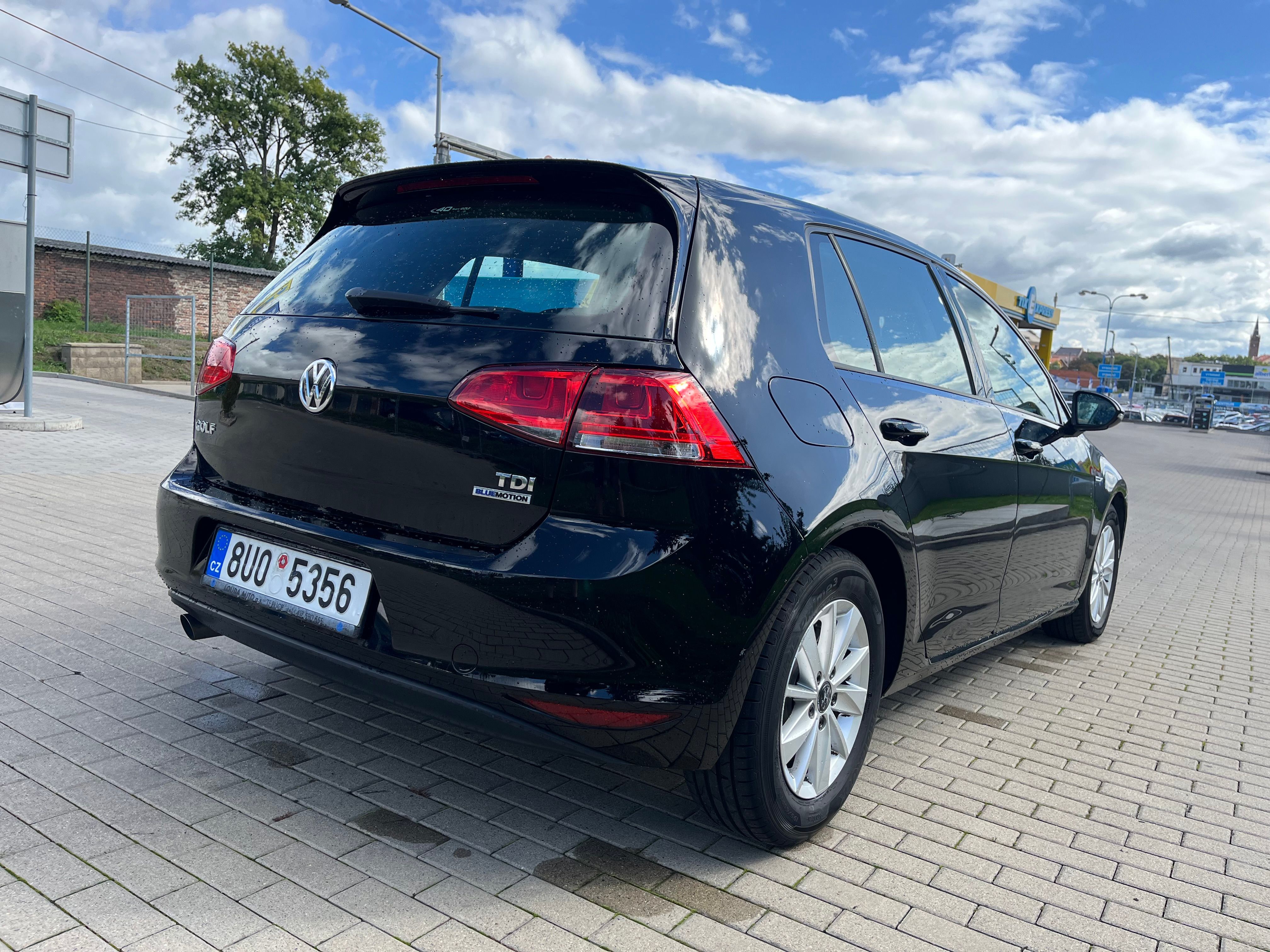 Volkswagen Golf, 1.6 TDI BLUEMOTION - fotka 6
