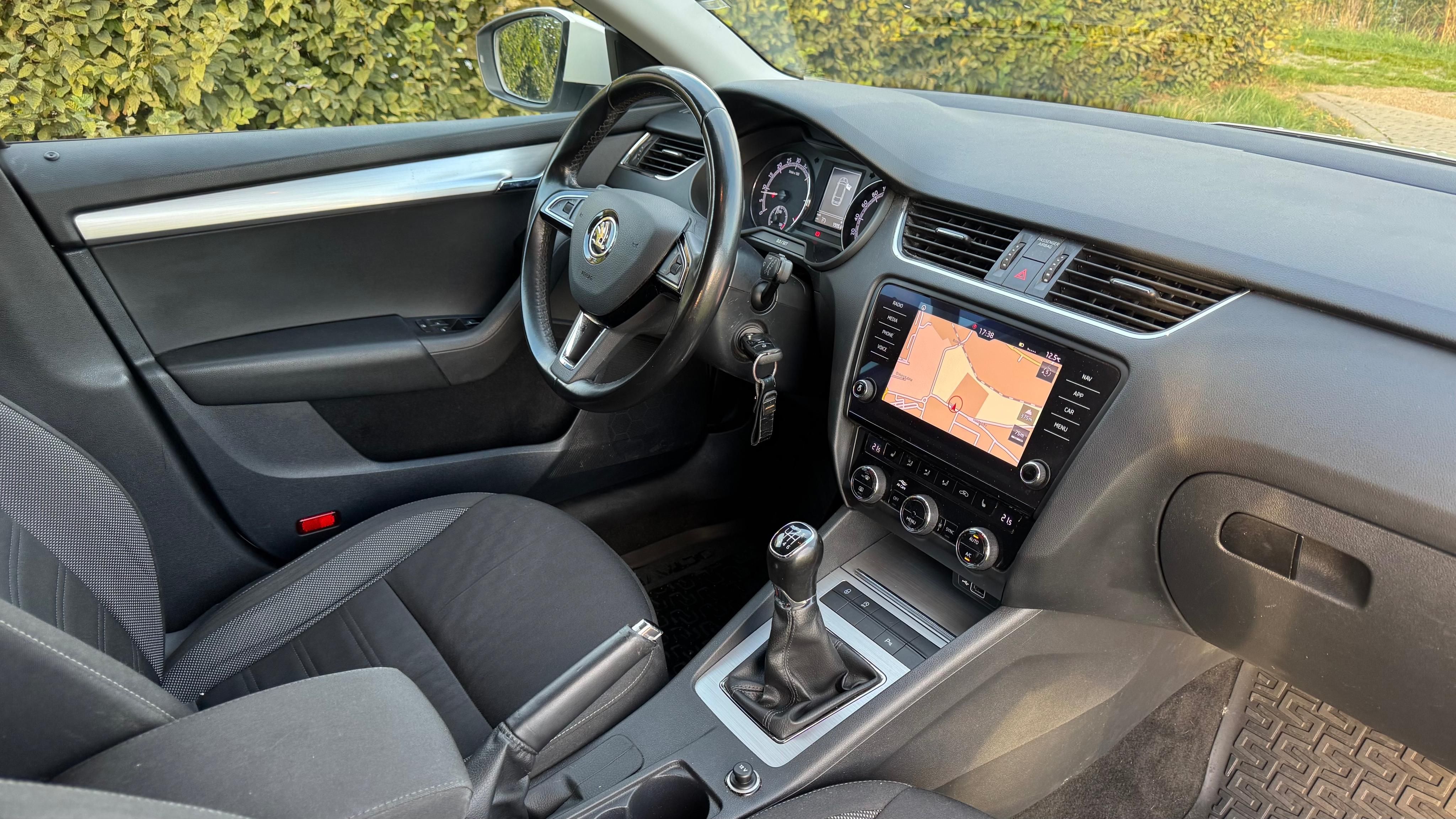 Škoda Octavia, 2.0TDi Style 110kW 1.MAJ TAŽNÉ - fotka 5
