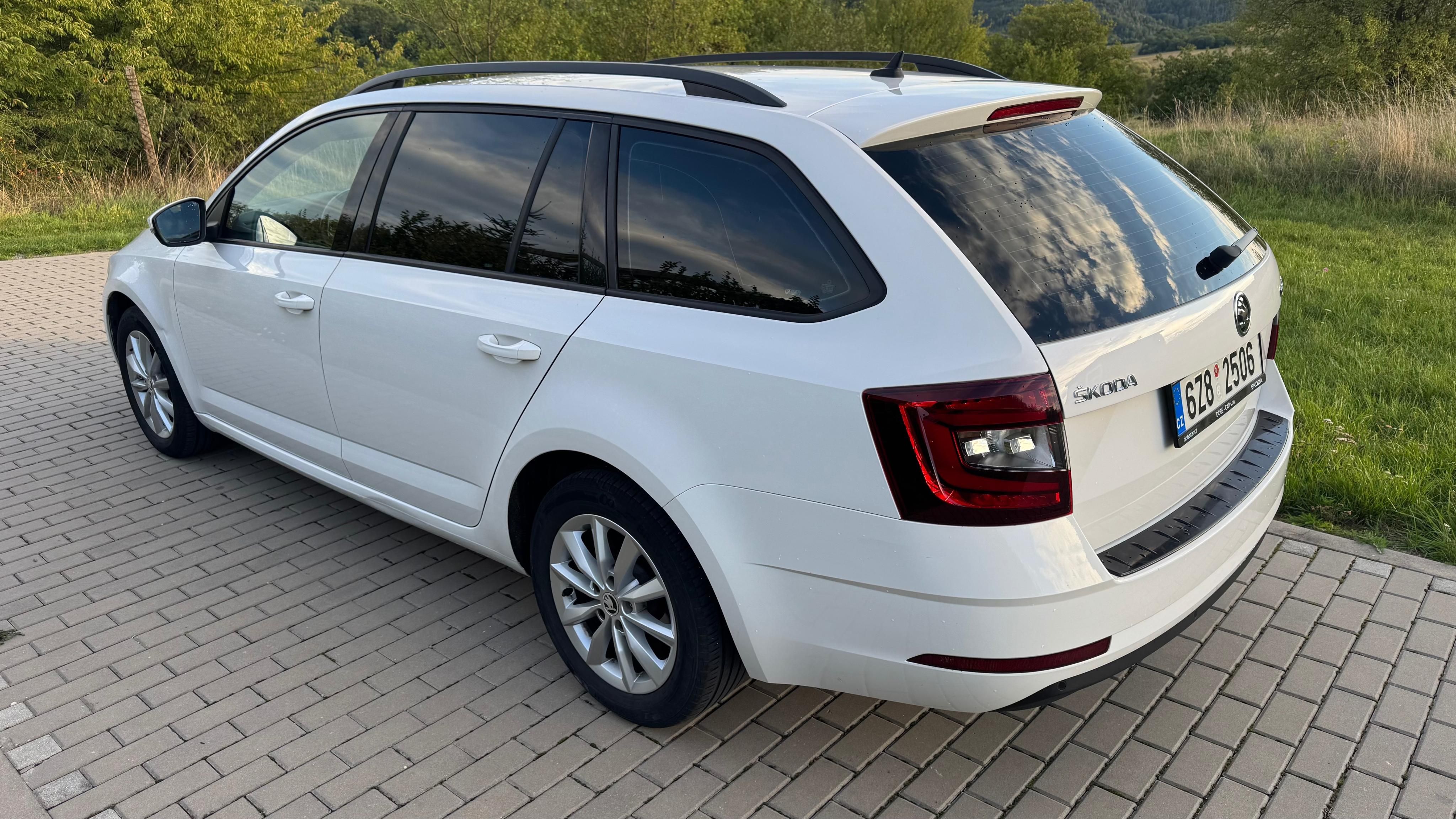 Škoda Octavia, 2.0TDi Style 110kW 1.MAJ TAŽNÉ - fotka 4