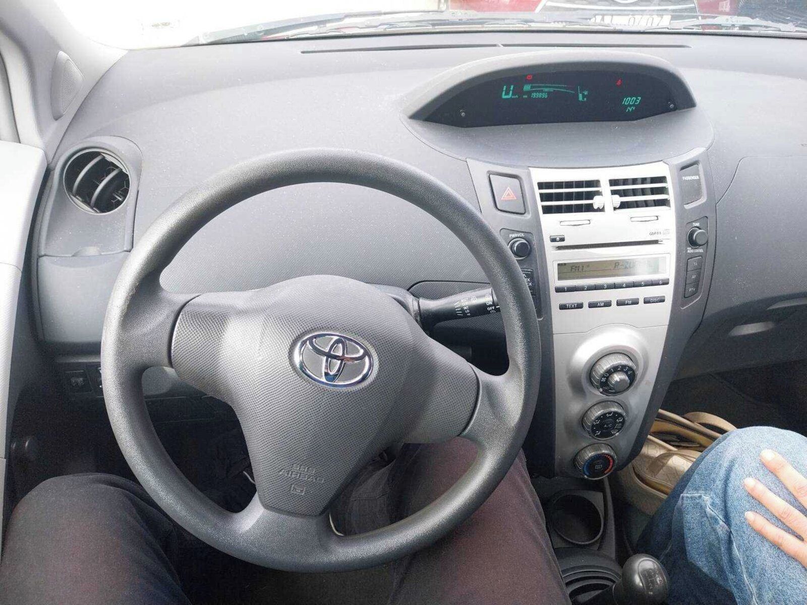 Toyota Yaris, 1.0 VVT-i, po STK, udržované - fotka 3