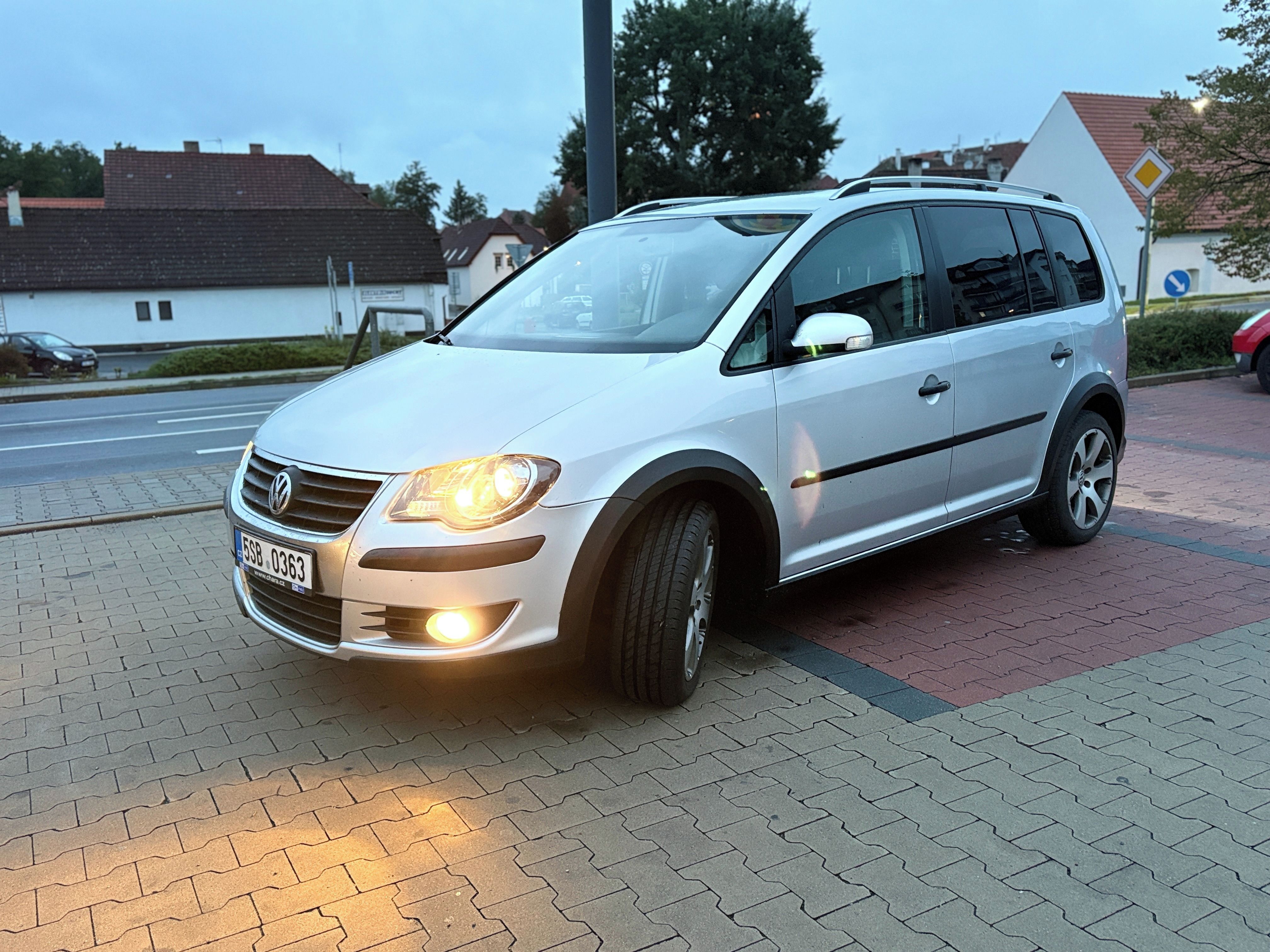 Volkswagen Touran, 1.4 Tsi - fotka 2