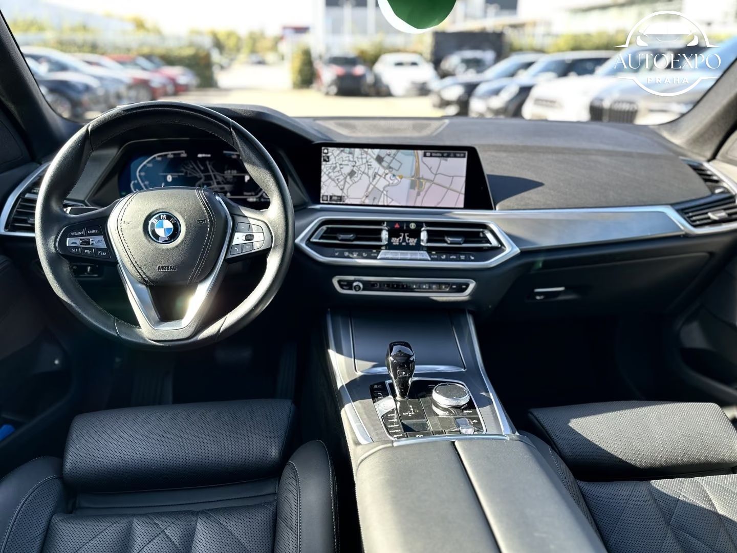 BMW X5, xDrive 45e HiFi DAB WLAN Pano - fotka 2