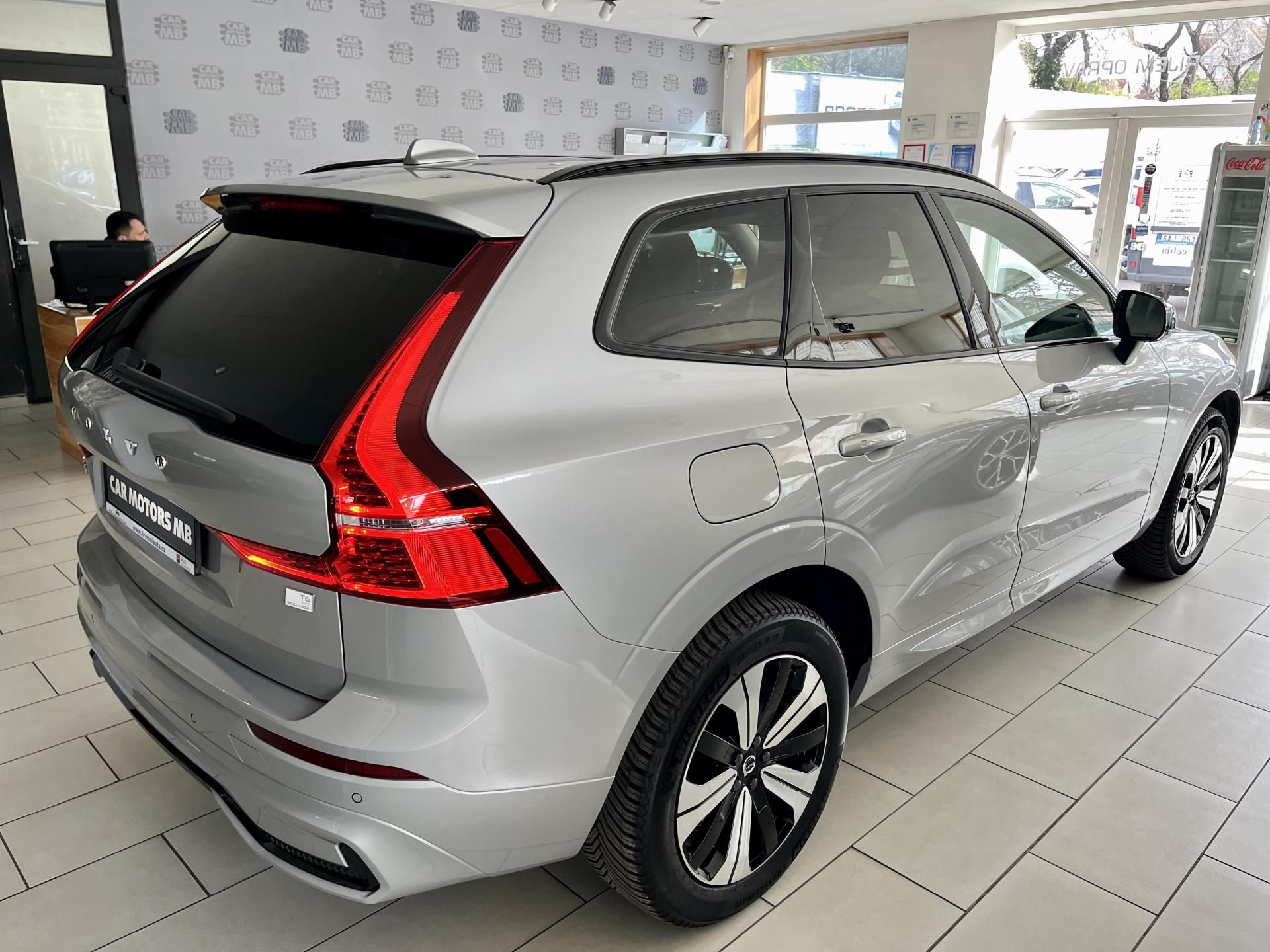 Volvo XC60, T6 AWD Recharge Inscripion - fotka 4