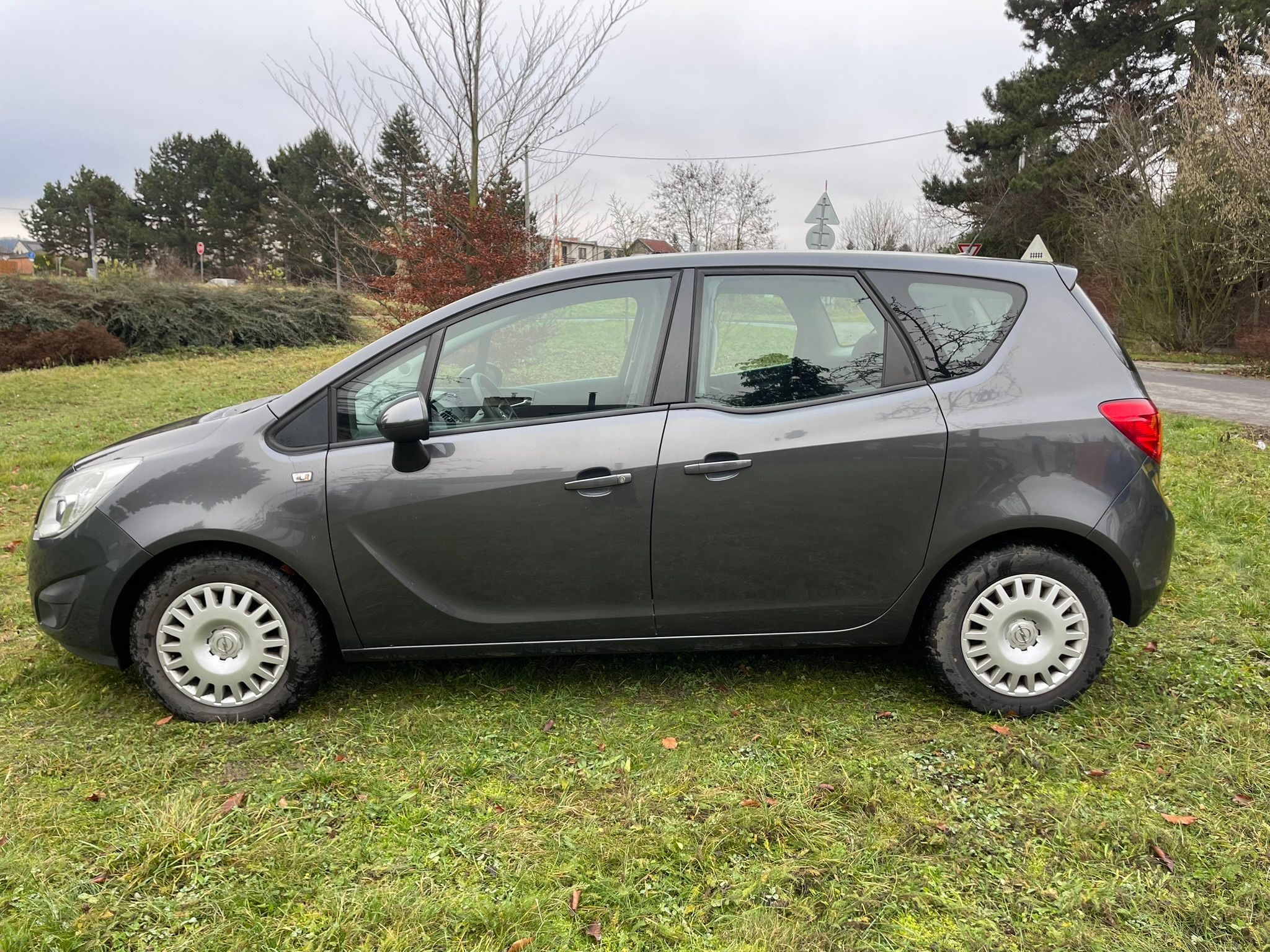 Opel Meriva, 1.4T, tažné zařízení - fotka 6