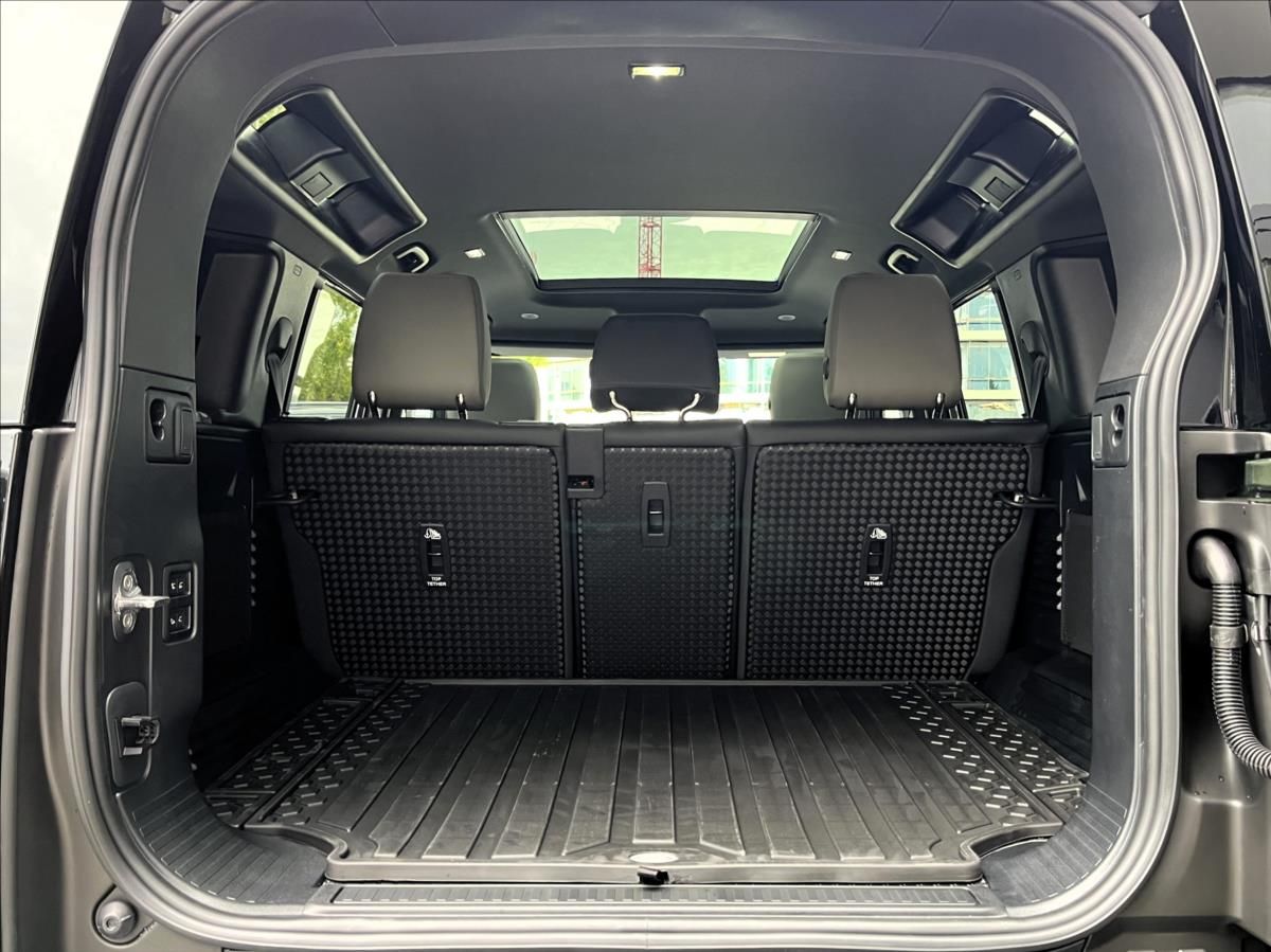 Land Rover Defender, 110 D250 X-DYNAMIC SE - fotka 6