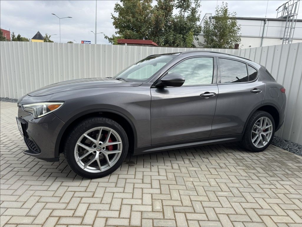 Alfa Romeo Stelvio, 2,0 T 206kW Q4 AT8 ZF 4X4 - fotka 3