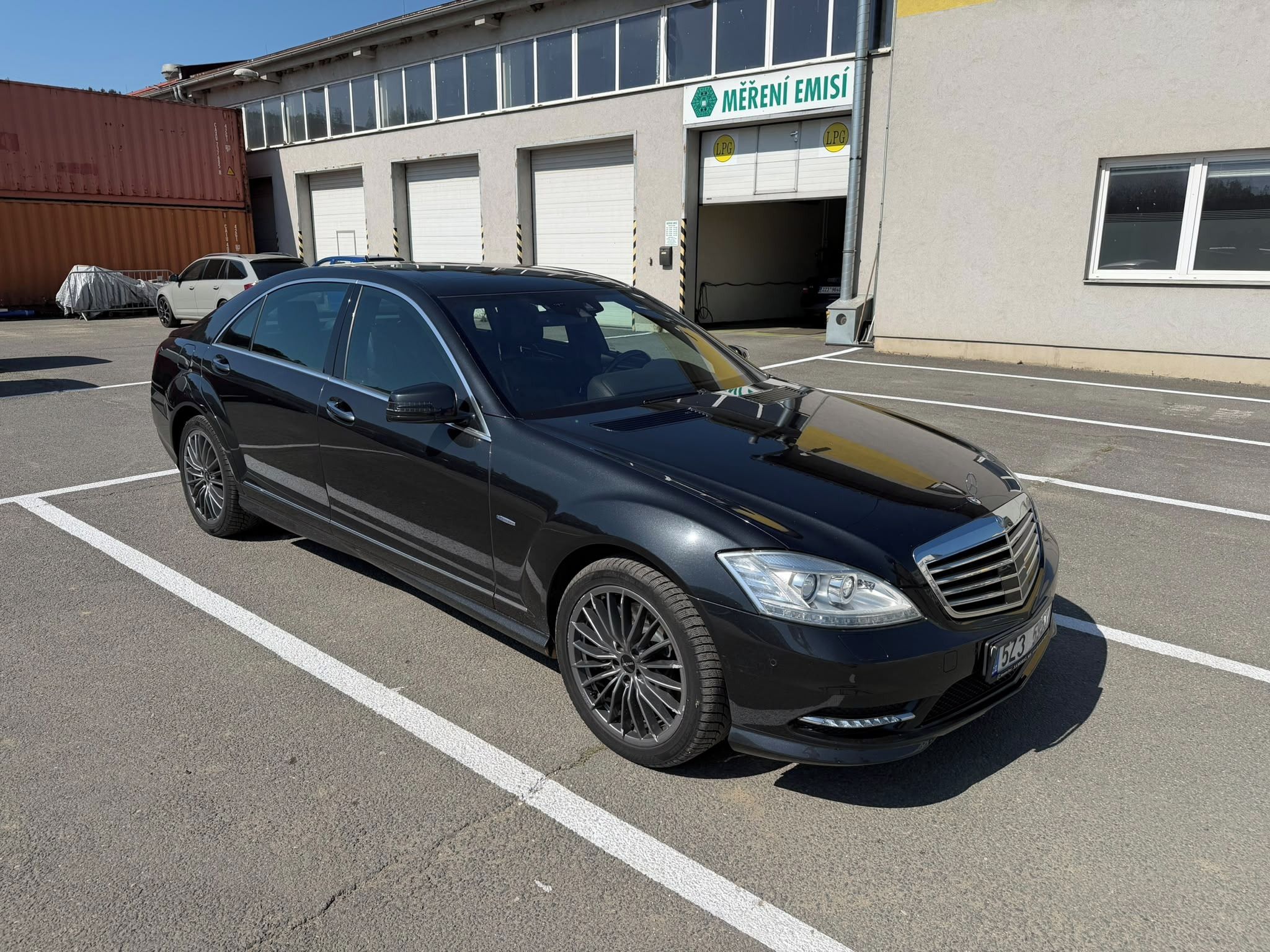 Mercedes-Benz Třídy S, Mercedes-Benz S 350