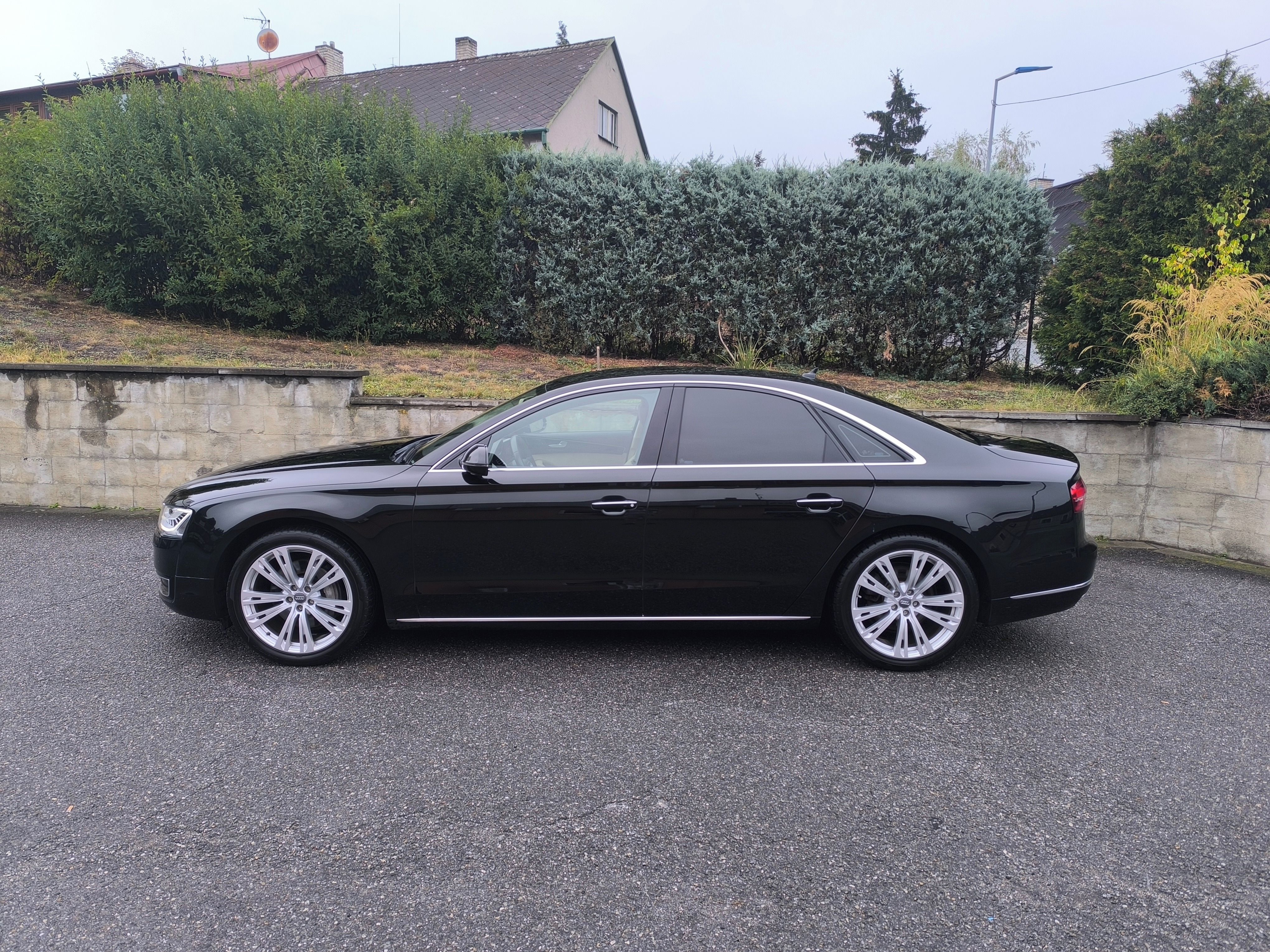 Audi A8, 3,0 TDI ČR DPH QUATTRO - fotka 2
