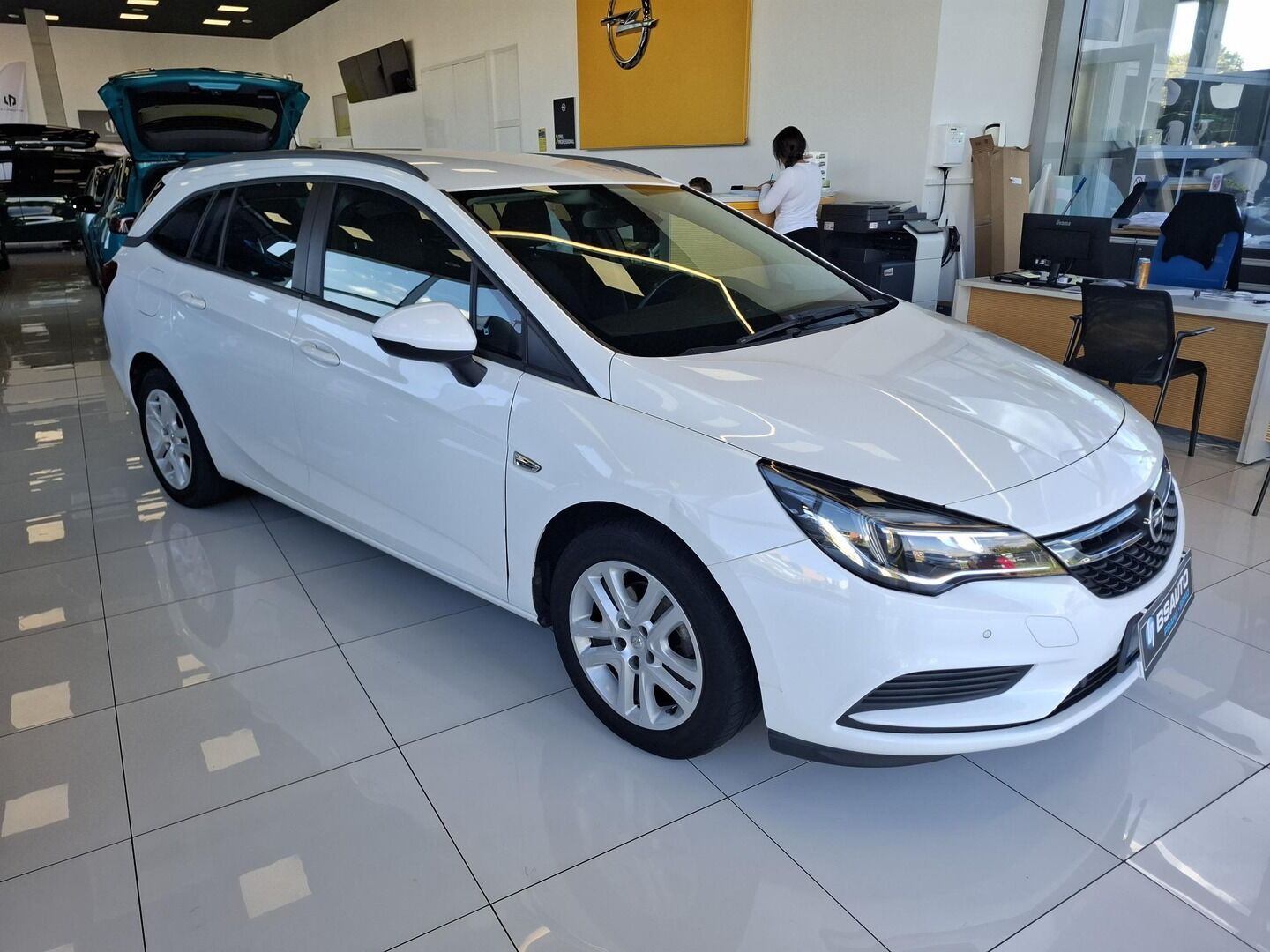 Opel Astra, 1.4i 74KW 2018 - fotka 3