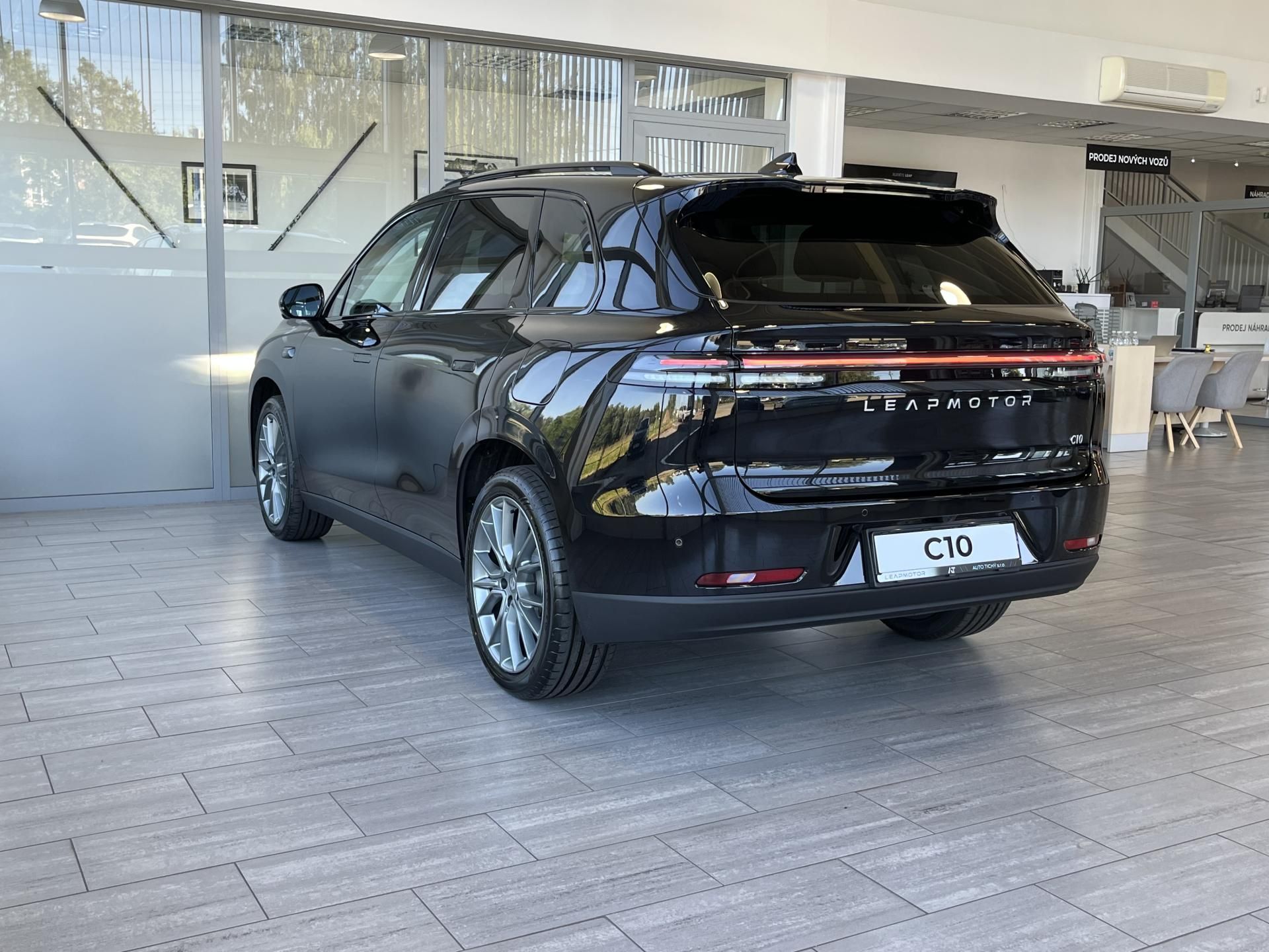 Leapmotor C10 REEV, Design Hybrid EV - fotka 6