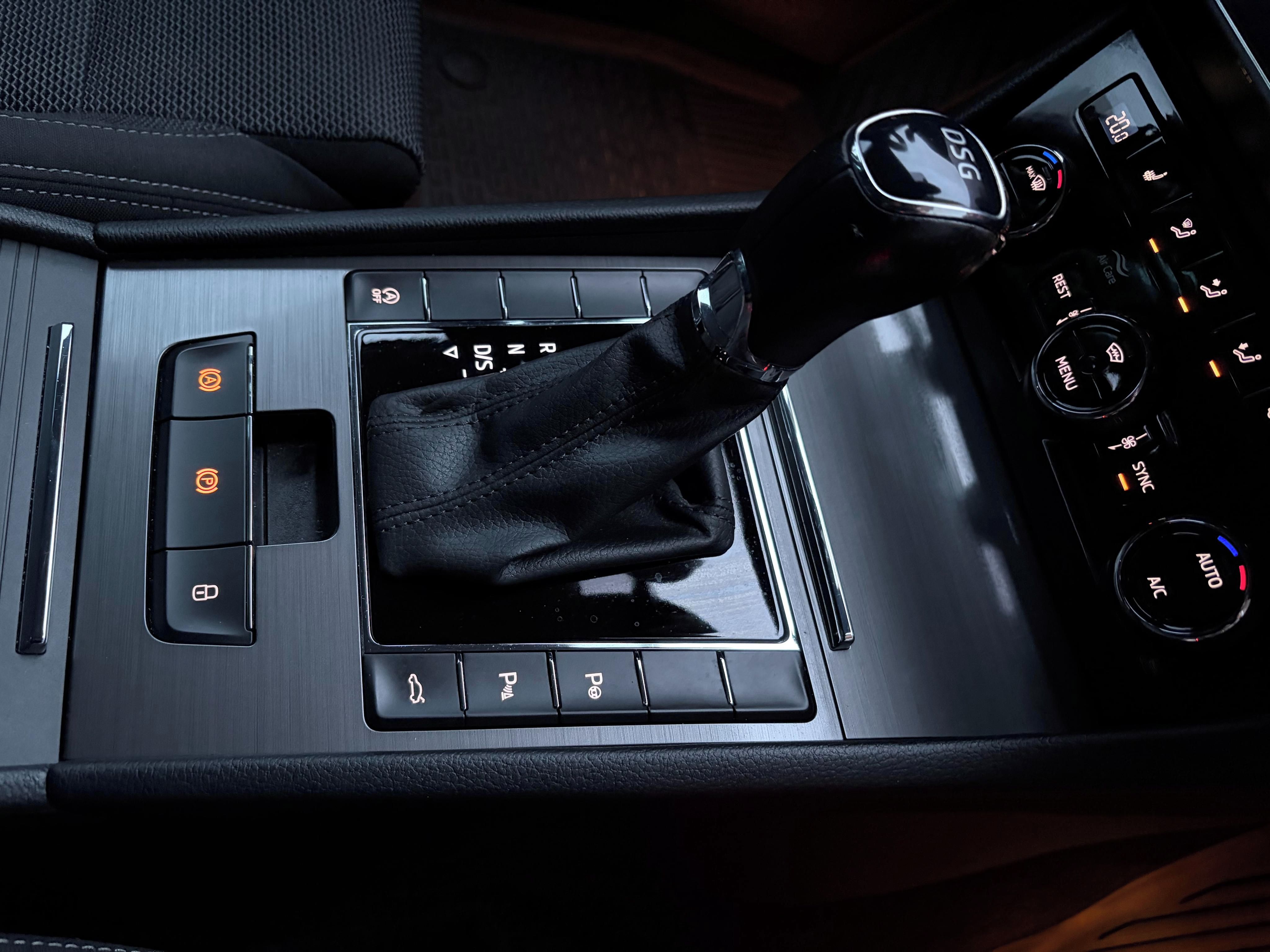 Škoda Superb, Combi Style 2.0 TDI 110 kW DSG - fotka 6