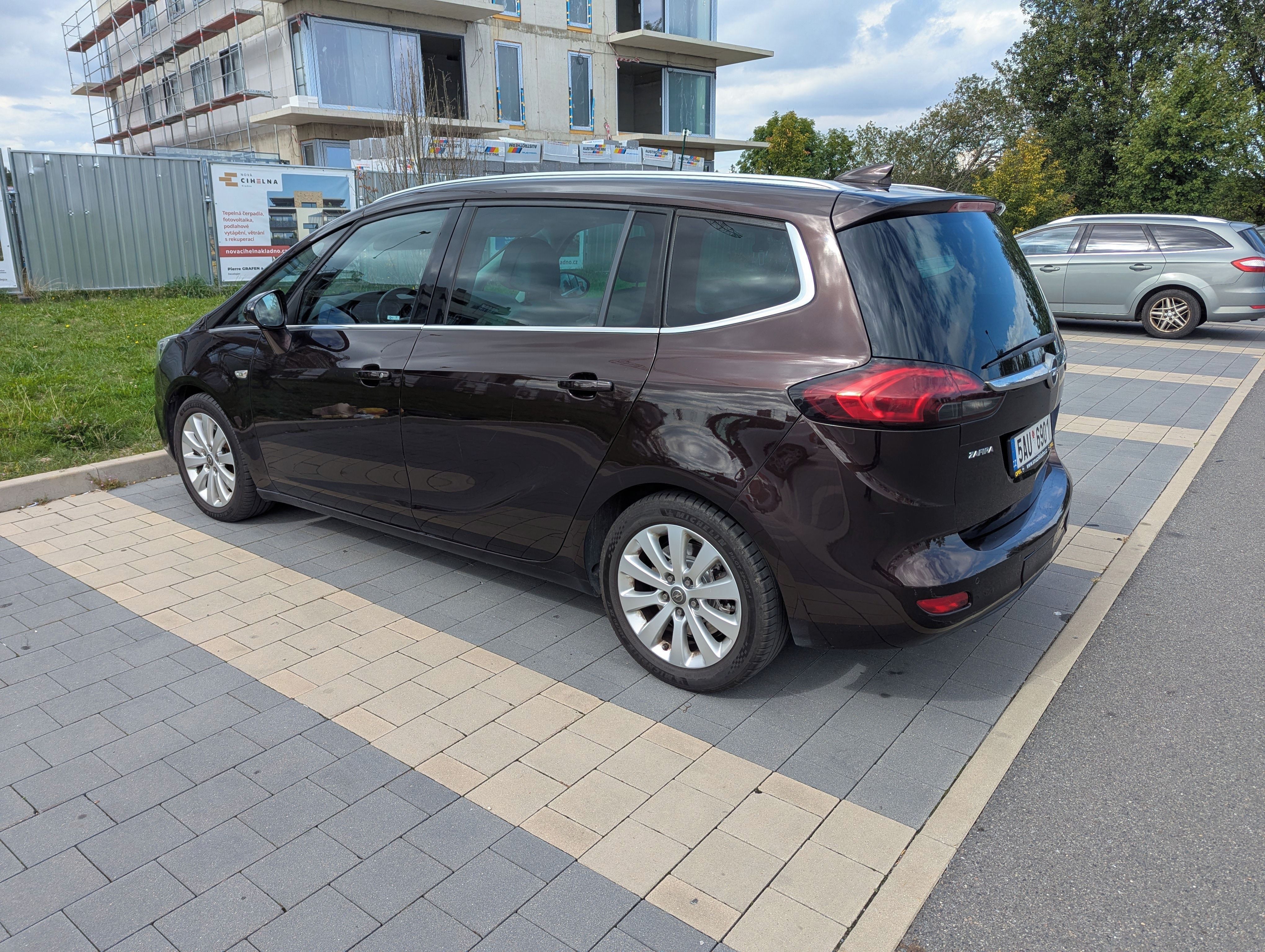 Opel Zafira, 2.0 CDTI 125 kW,7 mist,automat - fotka 3