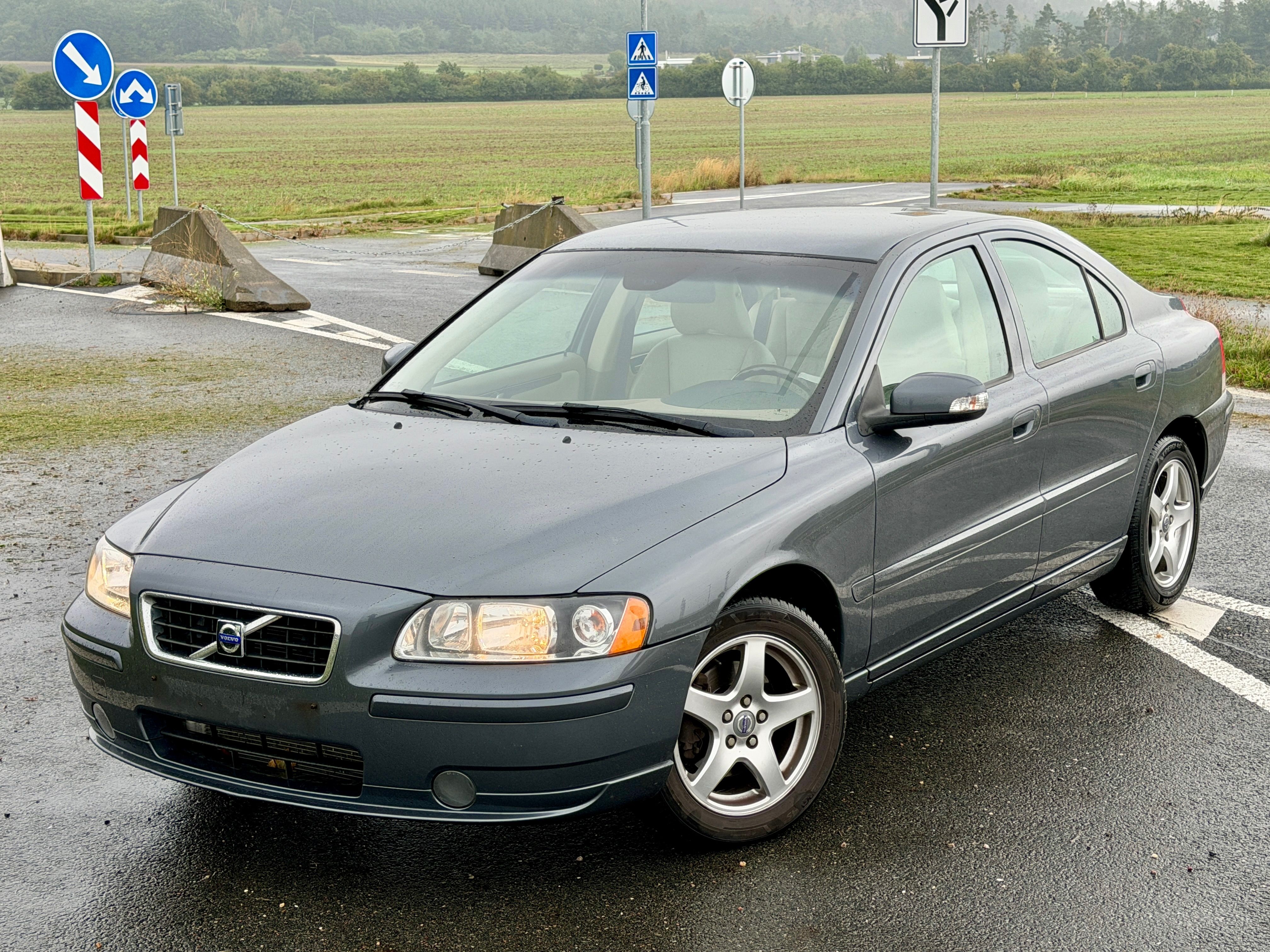 Volvo S60, 2.4,2.MAJ,MANUÁL,FACELIFT - fotka 3