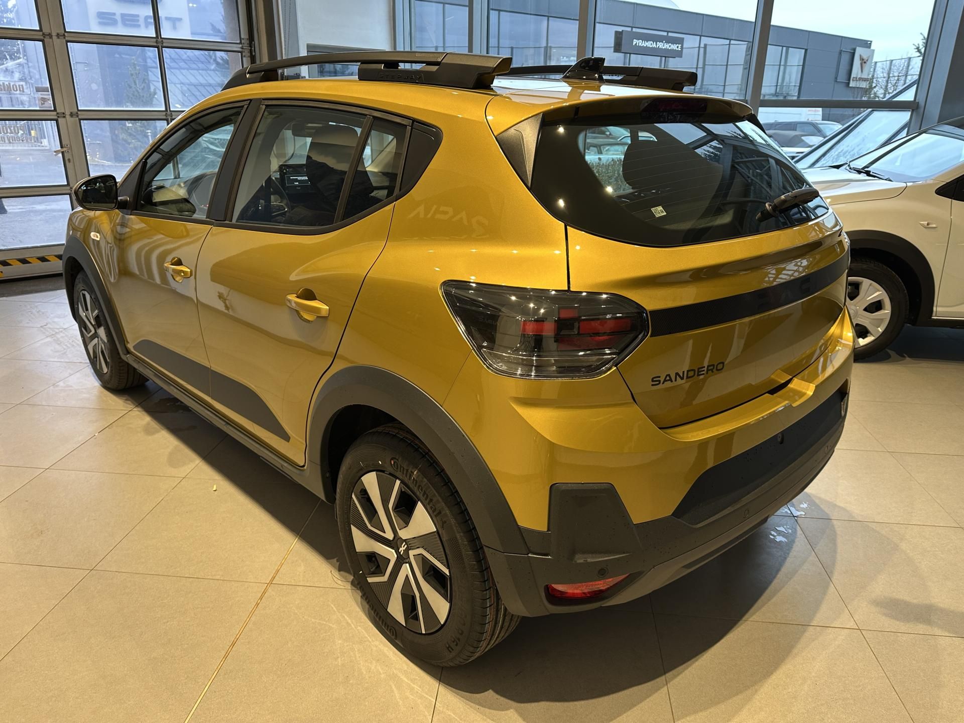 Dacia Sandero, STEPWAY HYBRID 155 - ŘÍJEN - fotka 5