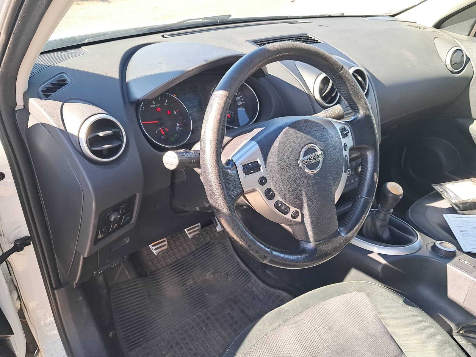 Nissan Qashqai, 1.6 dCi, Acenta, 4X4, 7 míst - fotka 3