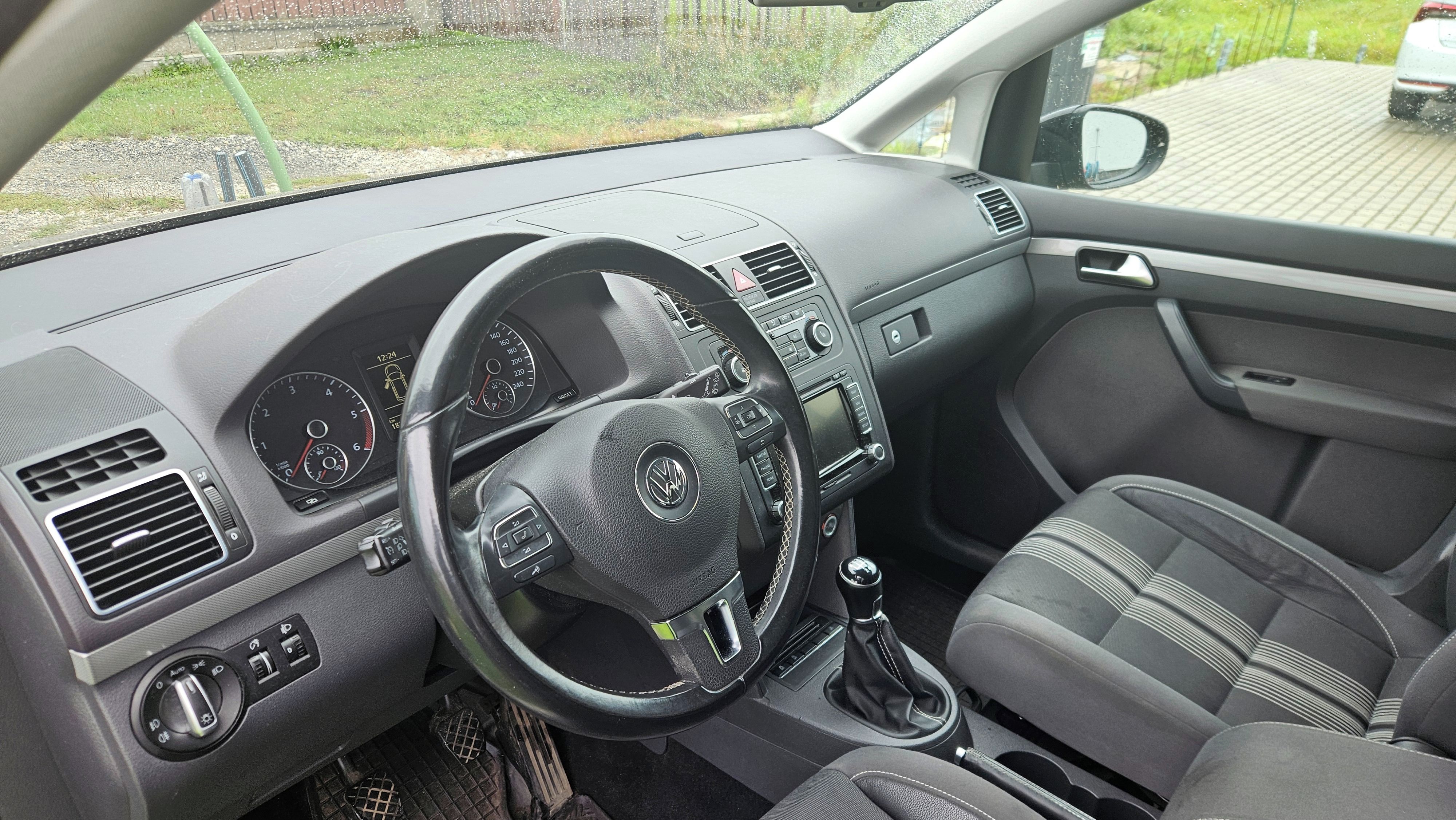 Volkswagen Touran, 2.0TDi 103kW Manuál motor CFHC - fotka 4