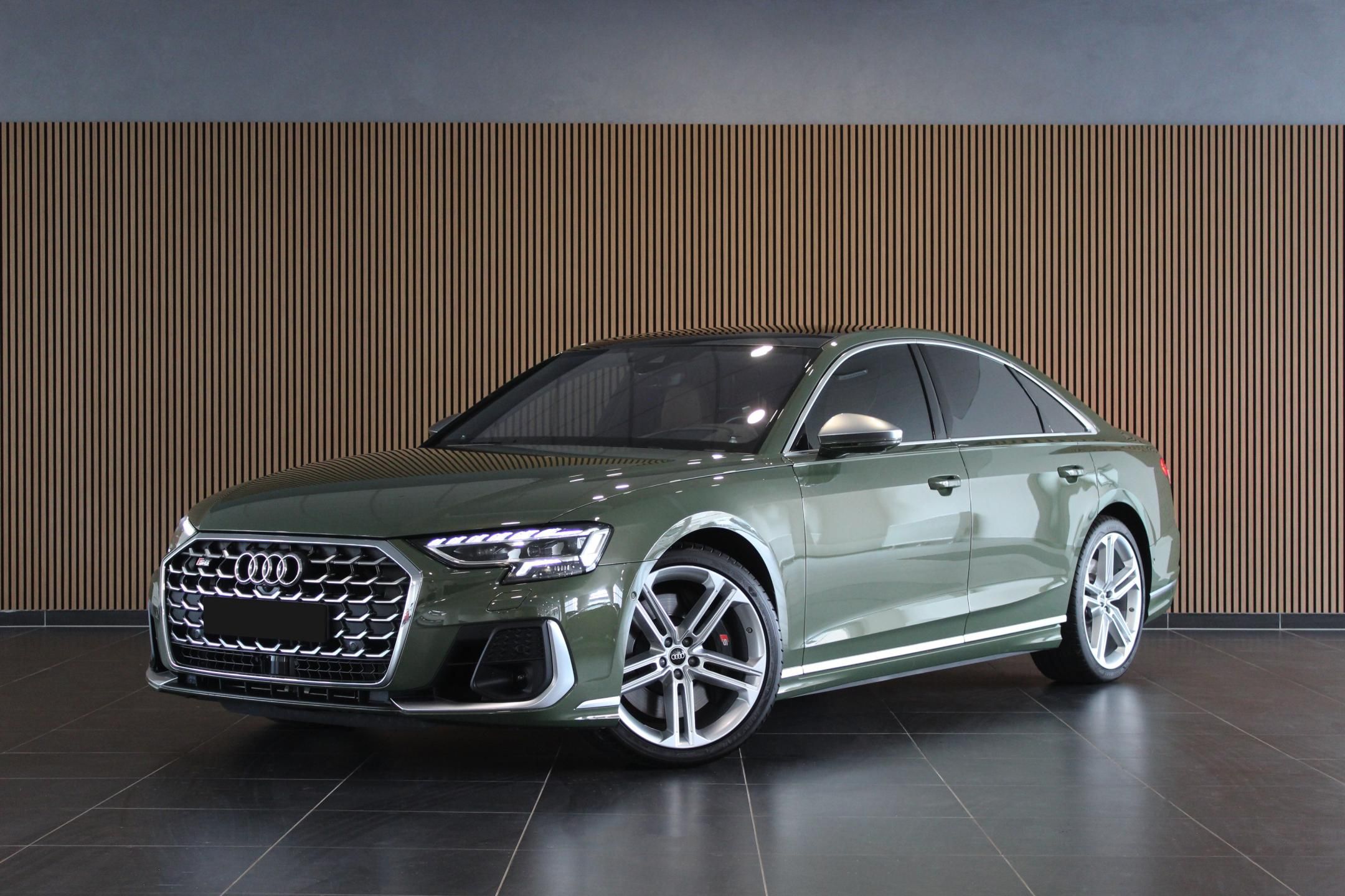 Audi S8, B&O-Adv. Carbon Matrix Pano TV