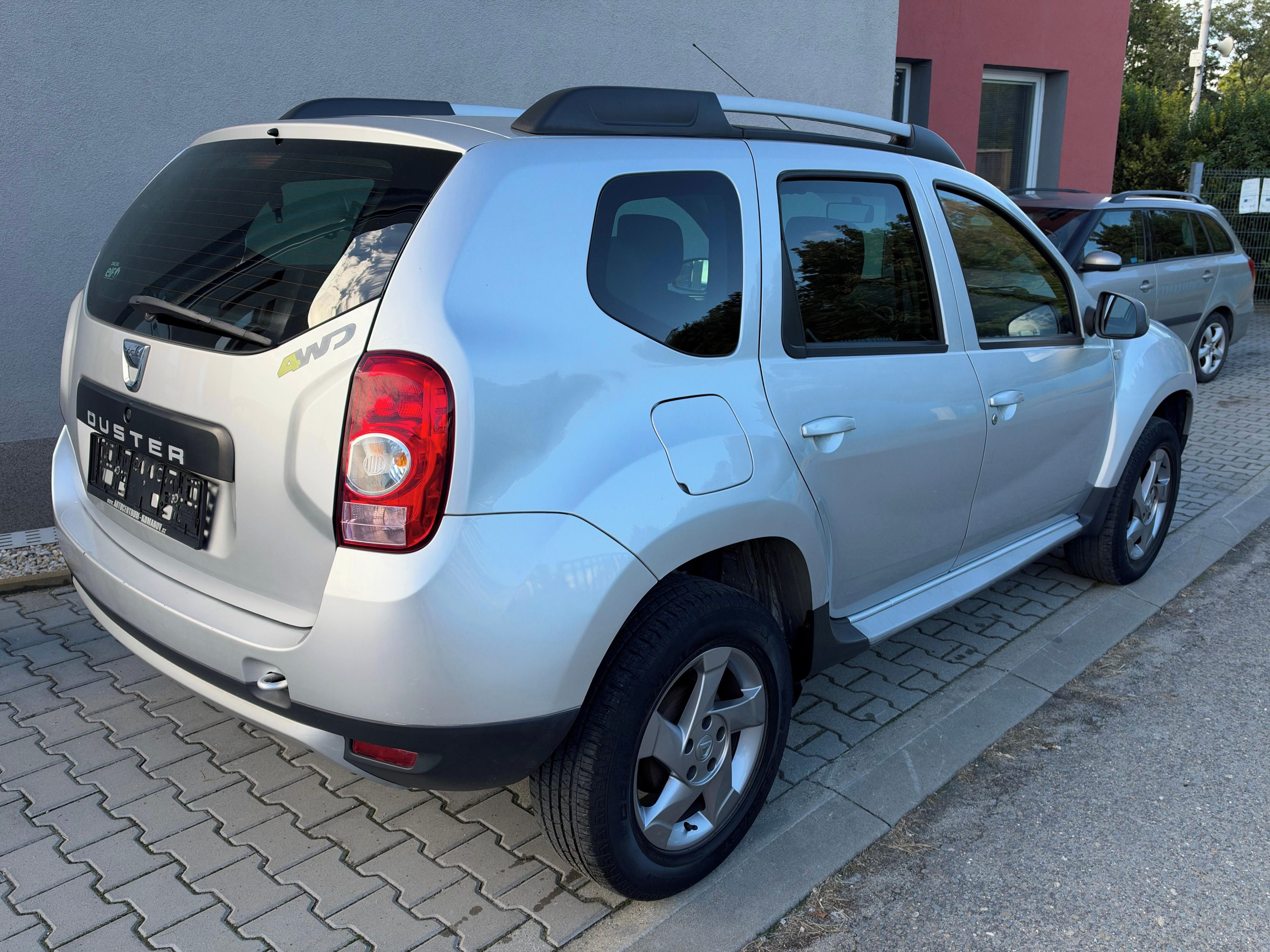 Dacia Duster, 1.6 16V 4x4 - fotka 6