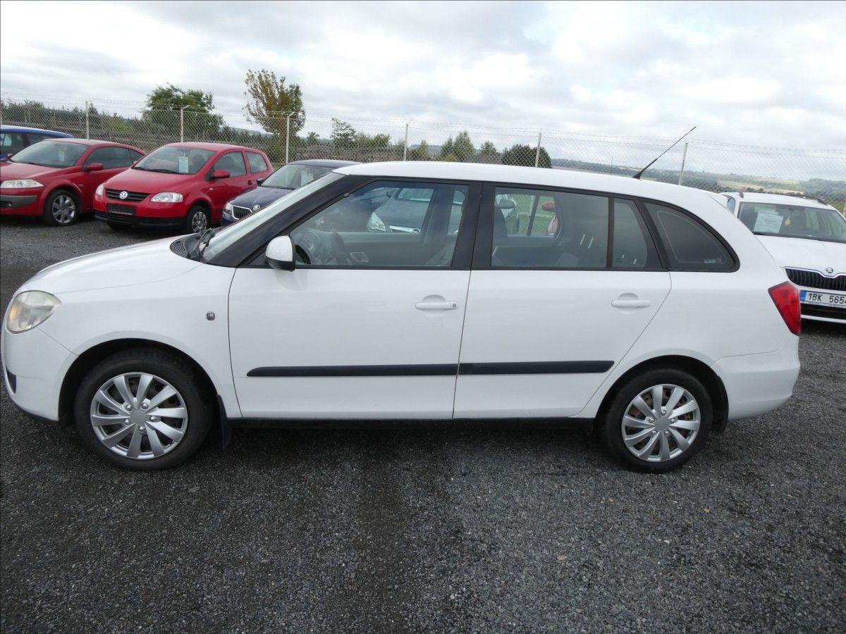 Škoda Fabia, 1,2 HTP 51kW Ambiente,DPH,klim - fotka 5