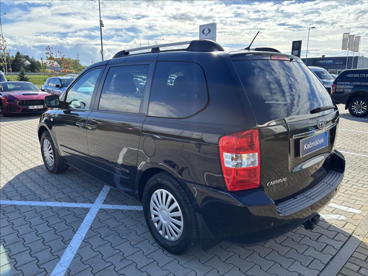 Kia Carnival, 2,9 CRDi 136kW 7 Míst - fotka 3