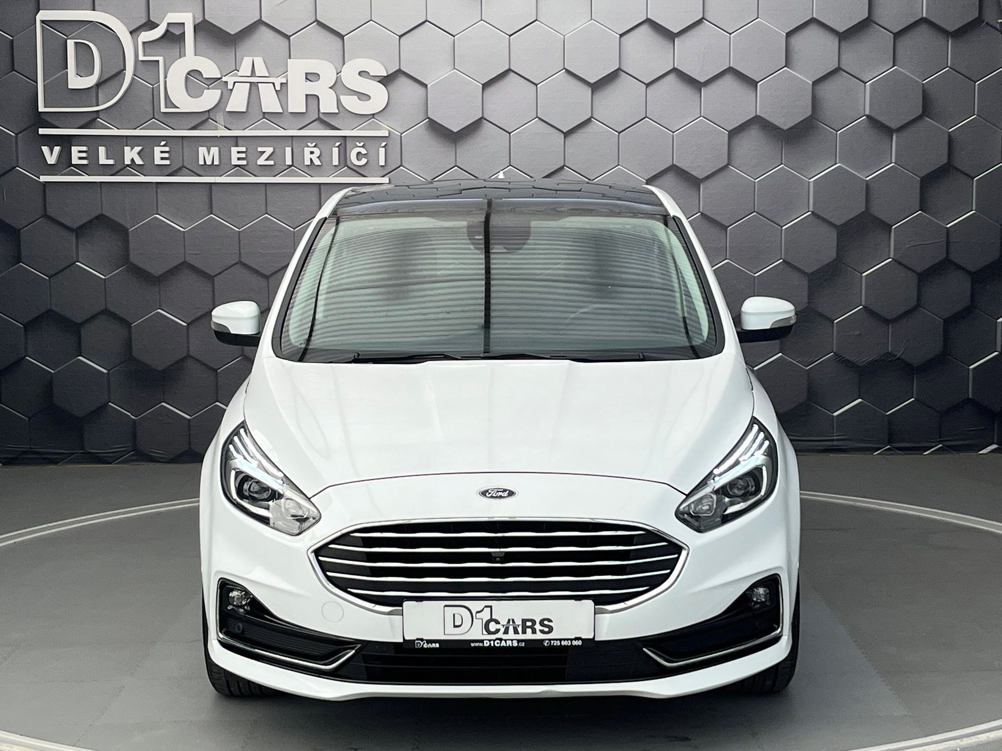 Ford S-MAX, 2.5 HEV TITANIUM 7 míst - fotka 6