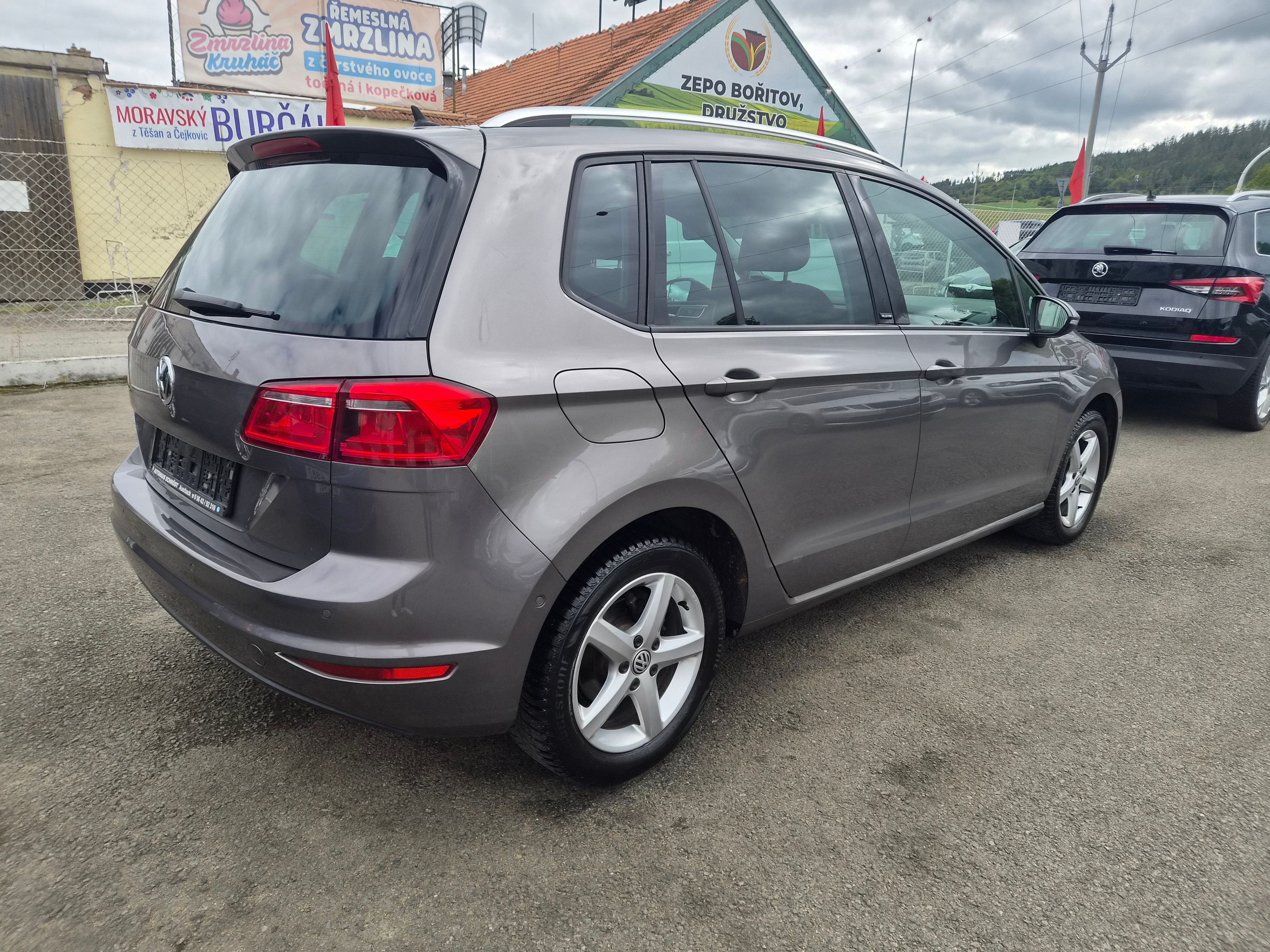 Volkswagen Golf Sportsvan, 1,2 BENZIN  DSG 81 KW ALLSTAR - fotka 4