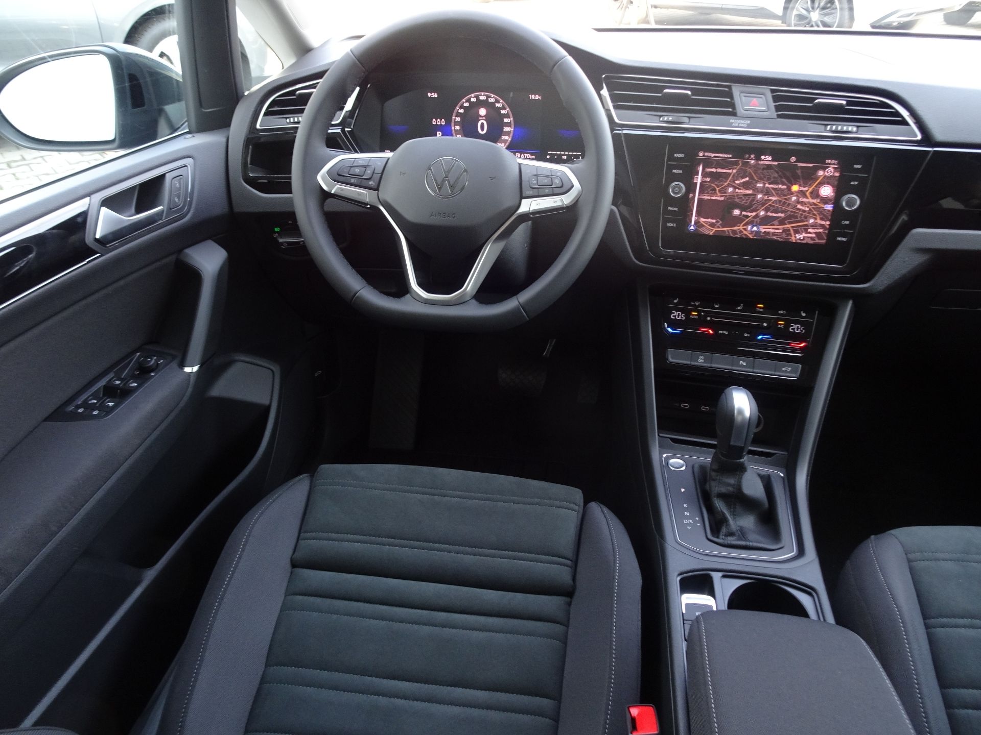 Volkswagen Touran, 1.5TSI DSG People - fotka 5