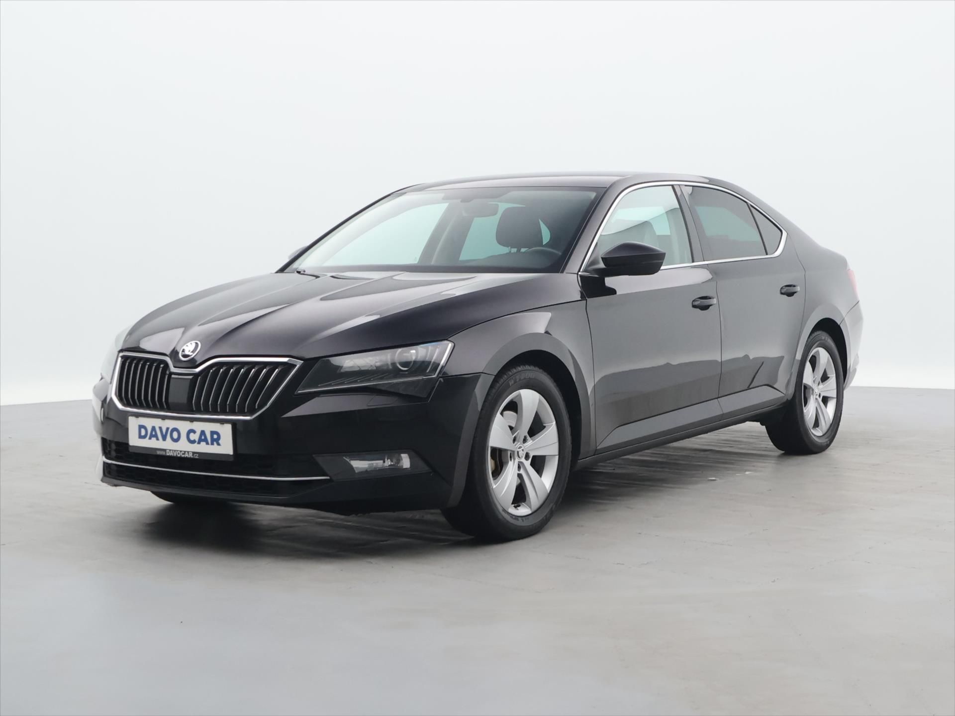 Škoda Superb, 1,6 TDI 88kW DSG Aut.klima - fotka 3