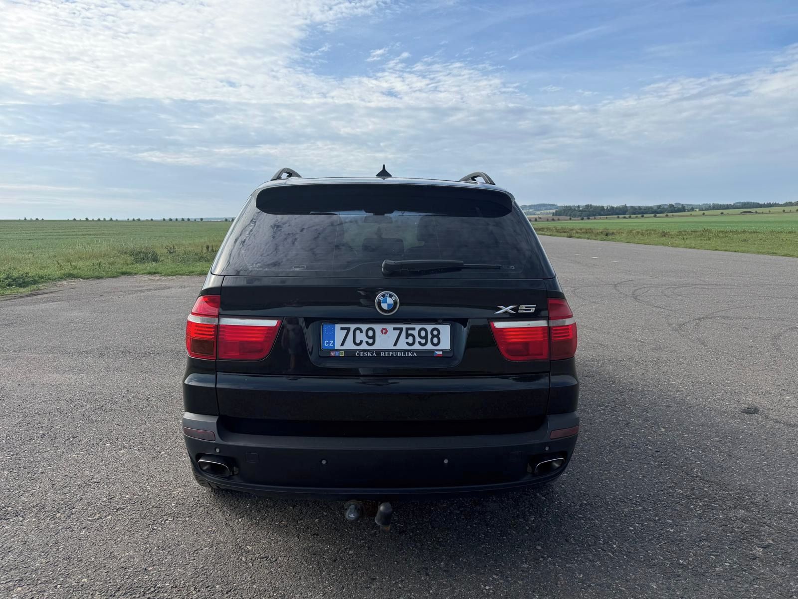 BMW X5, 4.8 I V8 Super motor - fotka 5