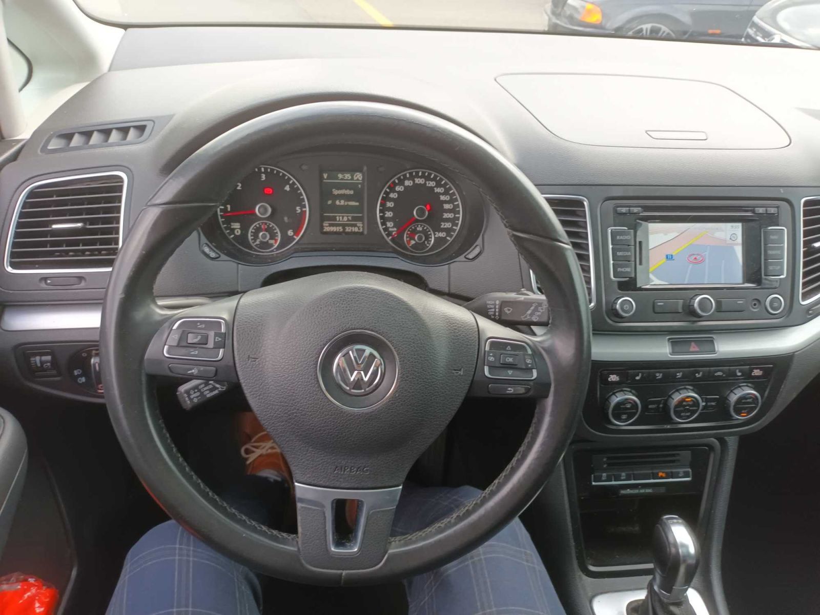 Volkswagen Sharan, 2.0 TDI, Automat, 6 míst, Kůže - fotka 3