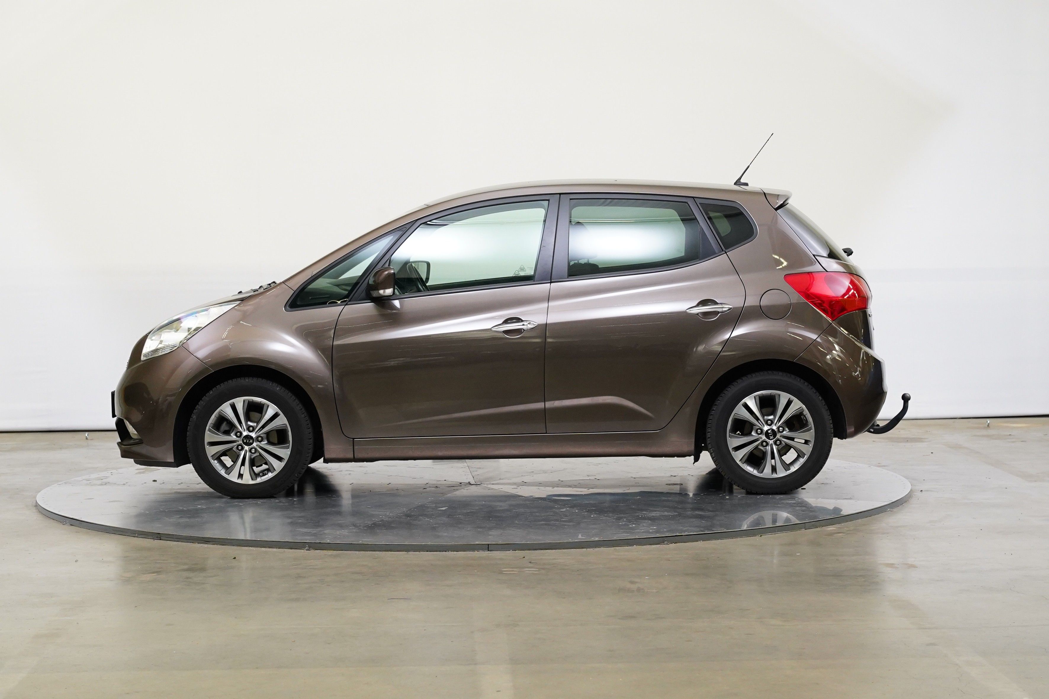 Kia Venga, 1.6 i 92 kW CVVT UEFA Euro - fotka 3