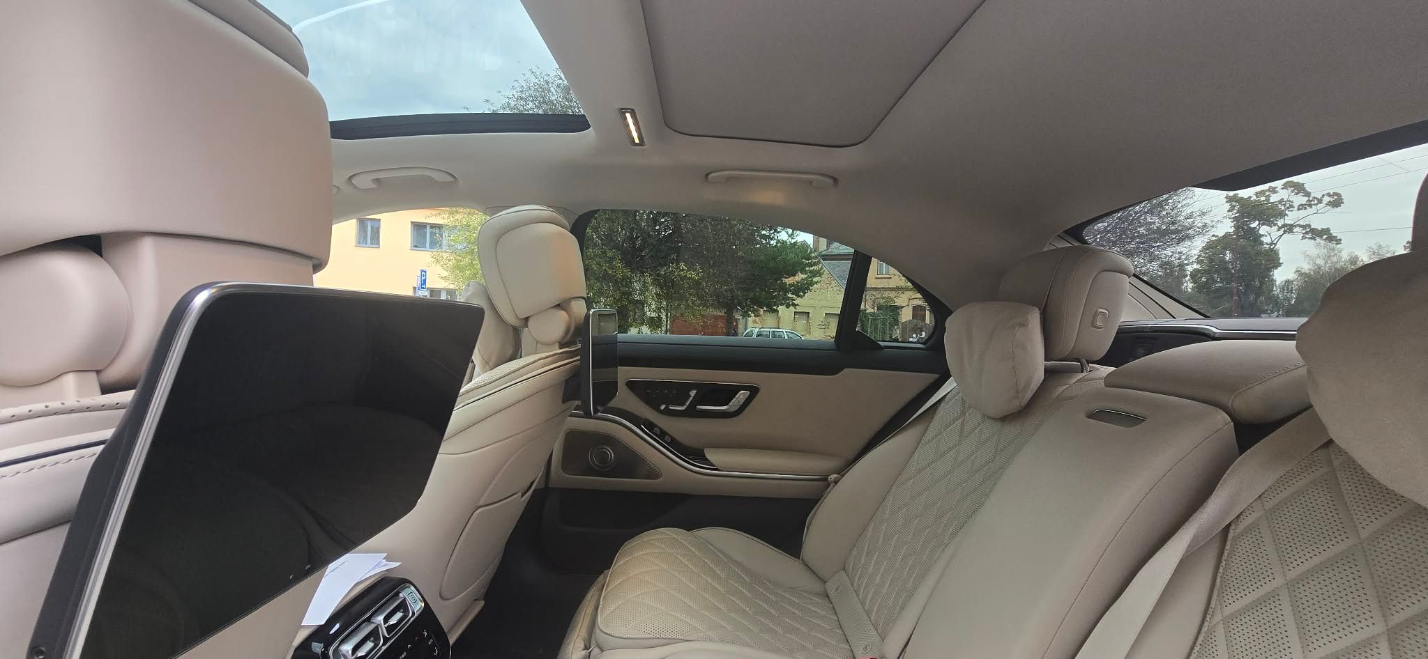 Mercedes-Benz Třídy S, S400 D 4MATIC - fotka 2