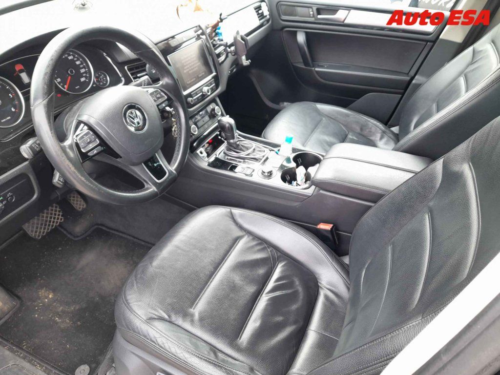 Volkswagen Touareg, 3.0 TDi 4x4 - fotka 3