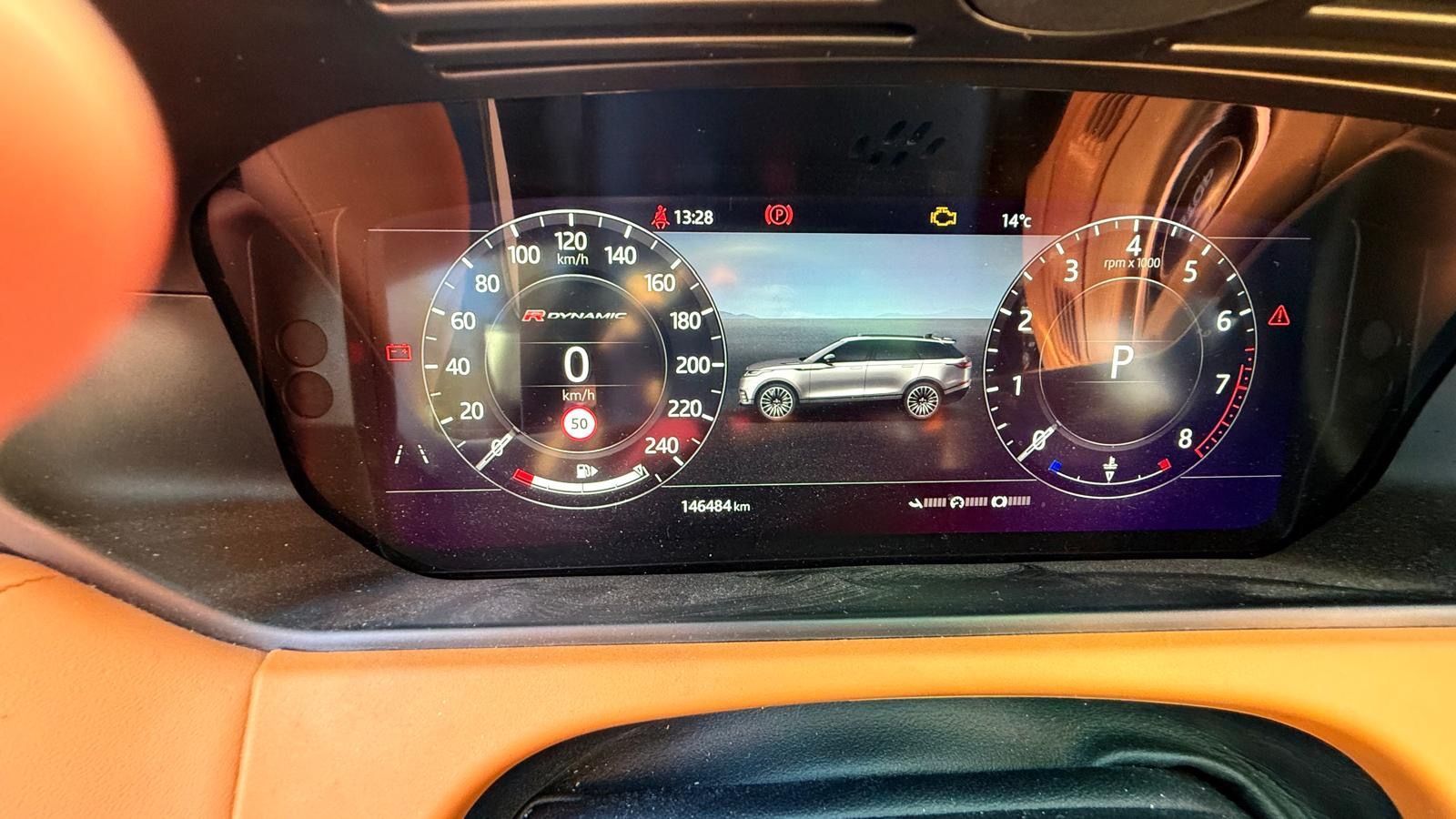 Land Rover Range Rover Velar, Range Rover Velar 2.0 benzín - fotka 2