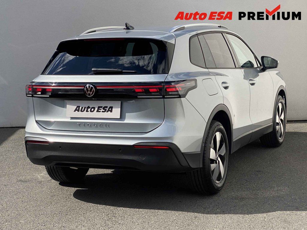 Volkswagen Tiguan, 1.5 eTSi,1.maj,ČR,AT - fotka 4
